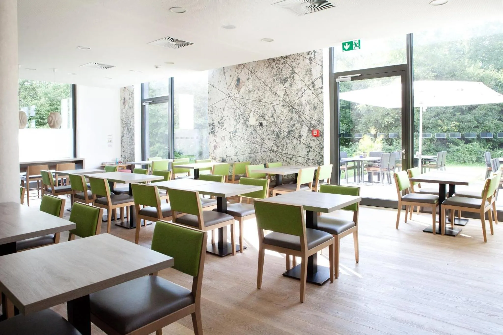 Restaurant/places to eat in Holiday Inn Express Friedrichshafen by IHG