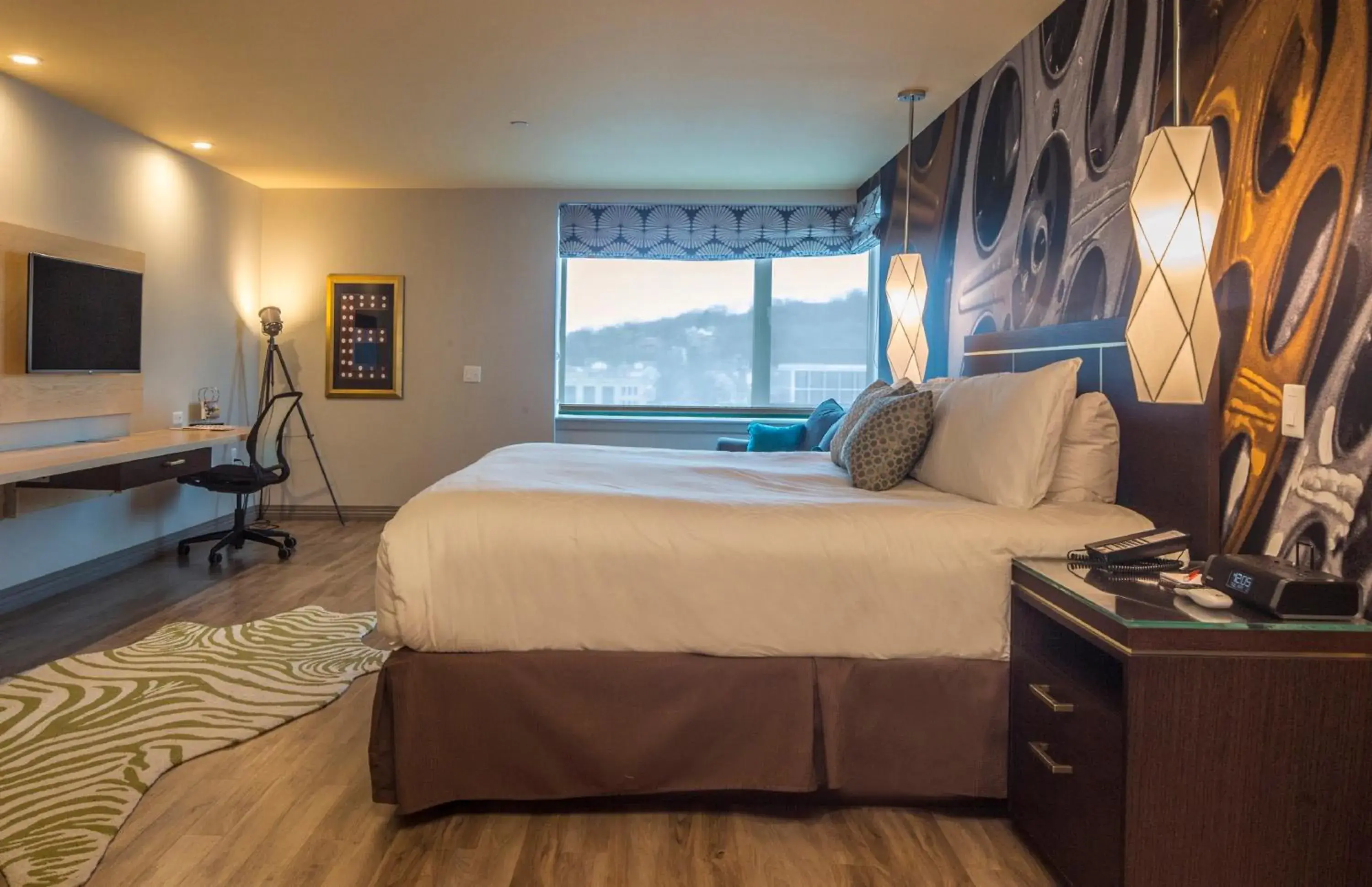 Executive Suite - Non-Smoking in Hotel Indigo Pittsburgh East Liberty by IHG Executive Suite - Non-Smoking in Hotel Indigo Pittsburgh East Liberty by IHG