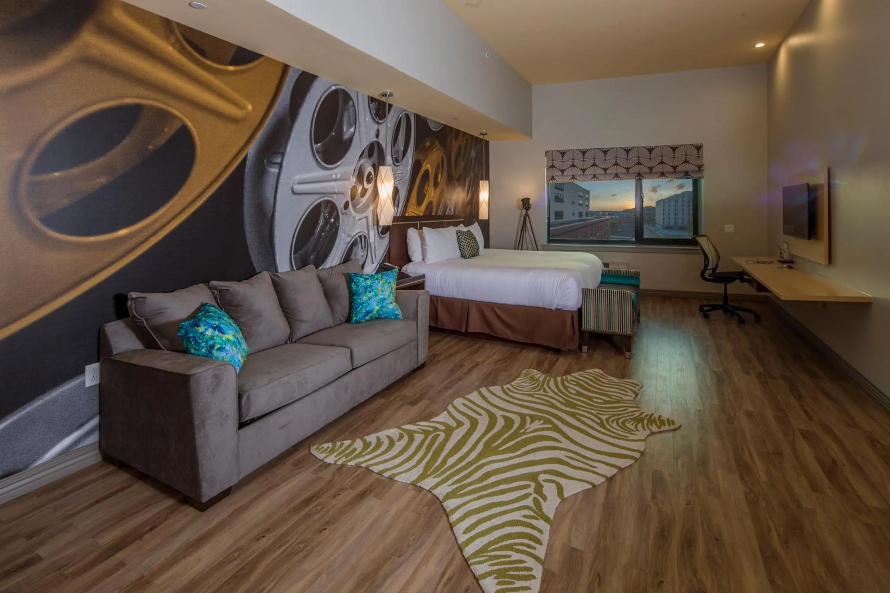 Photo of the whole room, Bed in Hotel Indigo Pittsburgh East Liberty by IHG