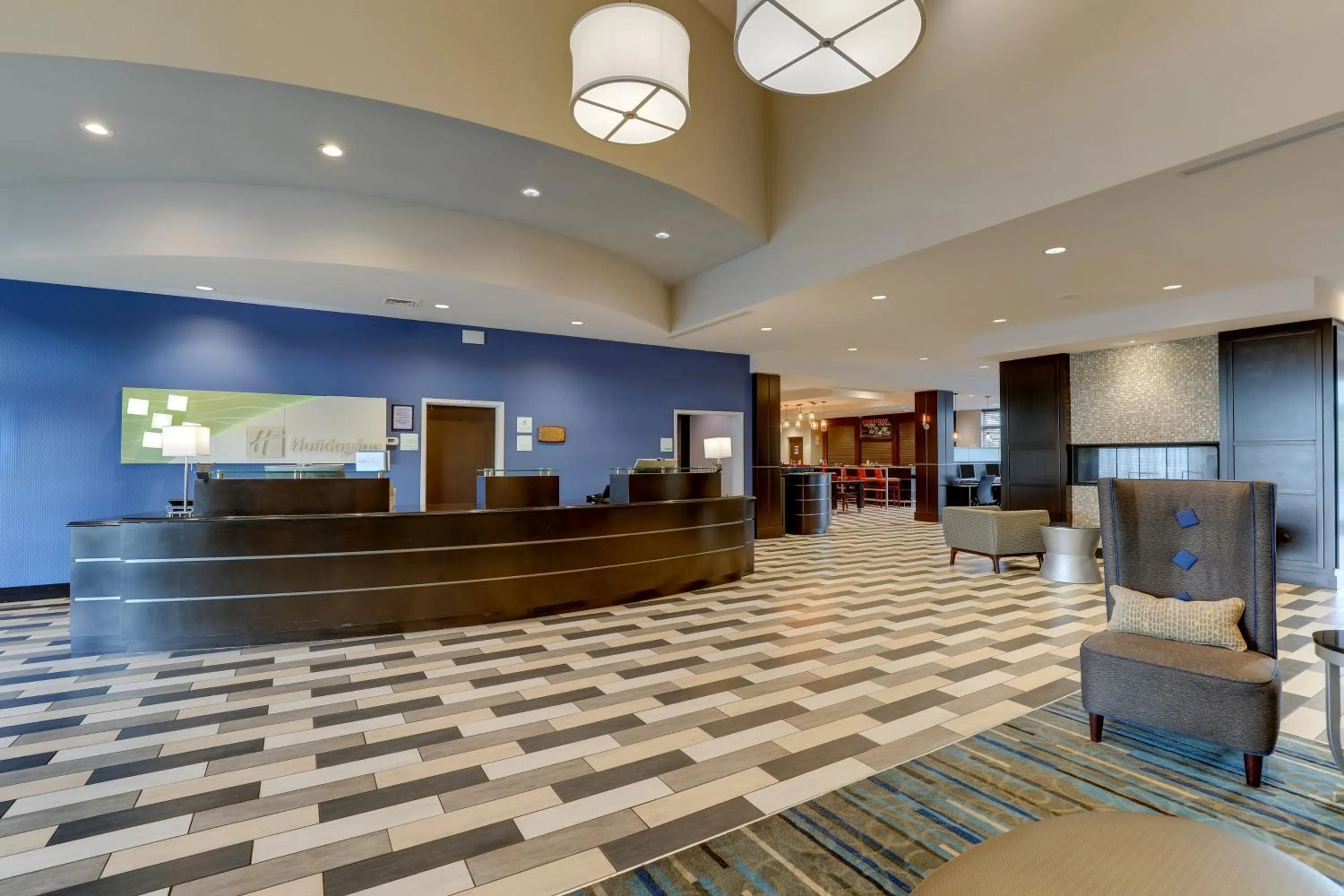 Property building in Holiday Inn Indianapolis Airport by IHG