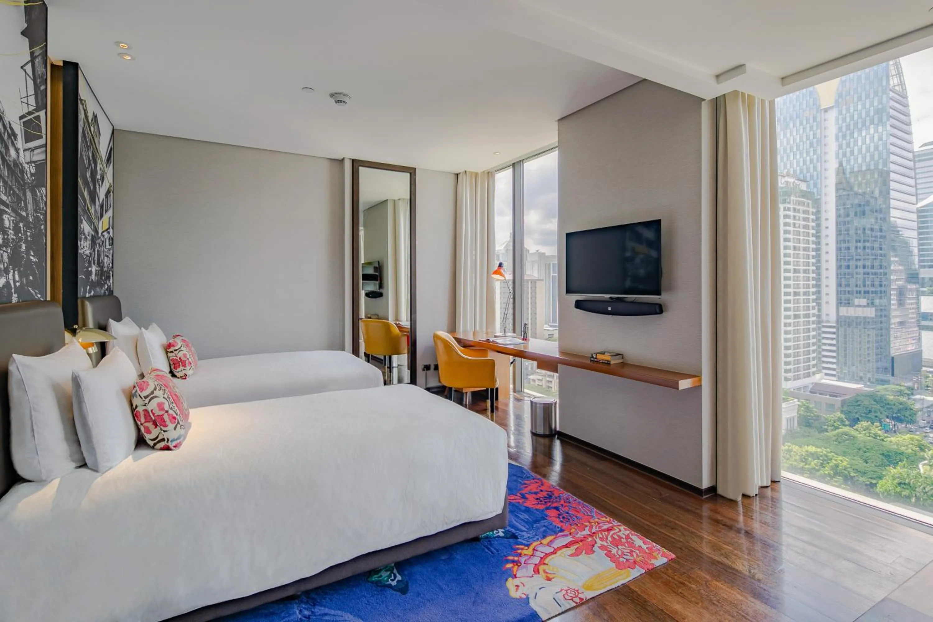 Photo of the whole room, Bed in Hotel Indigo Bangkok Wireless Road by IHG