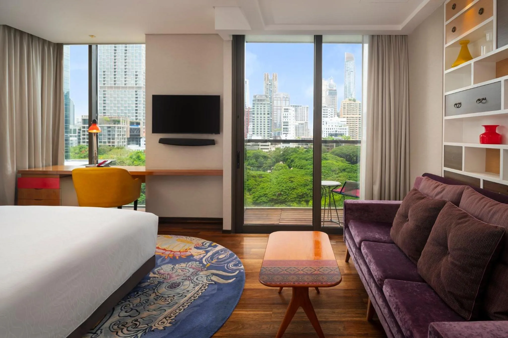 Photo of the whole room, Bed in Hotel Indigo Bangkok Wireless Road by IHG