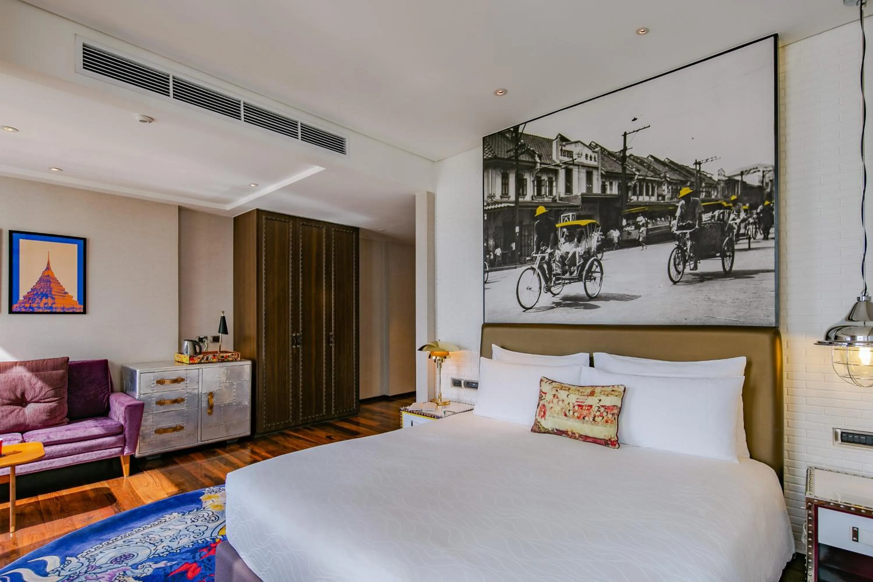 Photo of the whole room, Bed in Hotel Indigo Bangkok Wireless Road by IHG