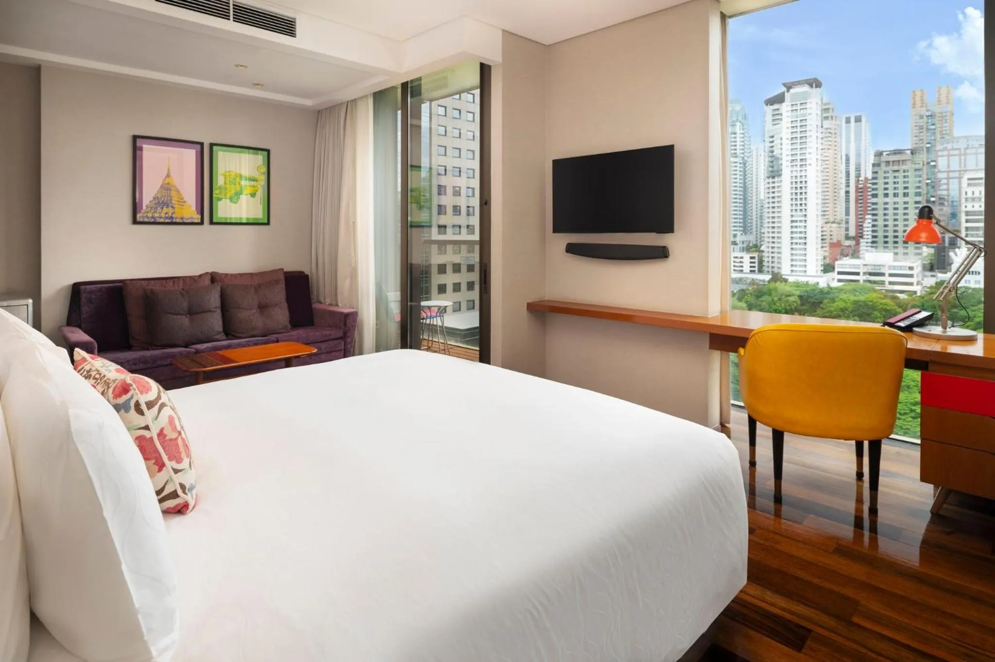 Photo of the whole room, Bed in Hotel Indigo Bangkok Wireless Road by IHG