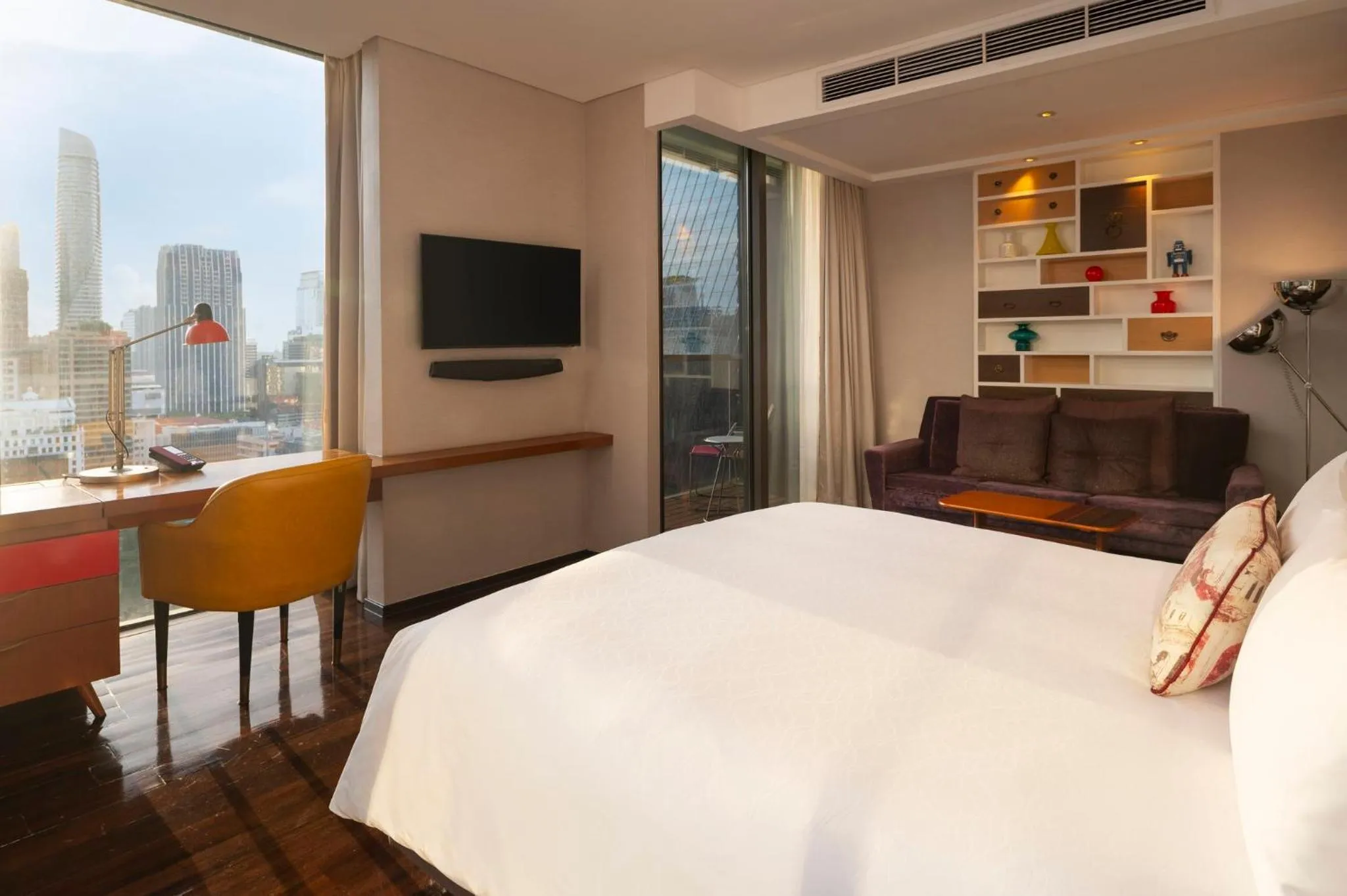 Photo of the whole room, Bed in Hotel Indigo Bangkok Wireless Road by IHG