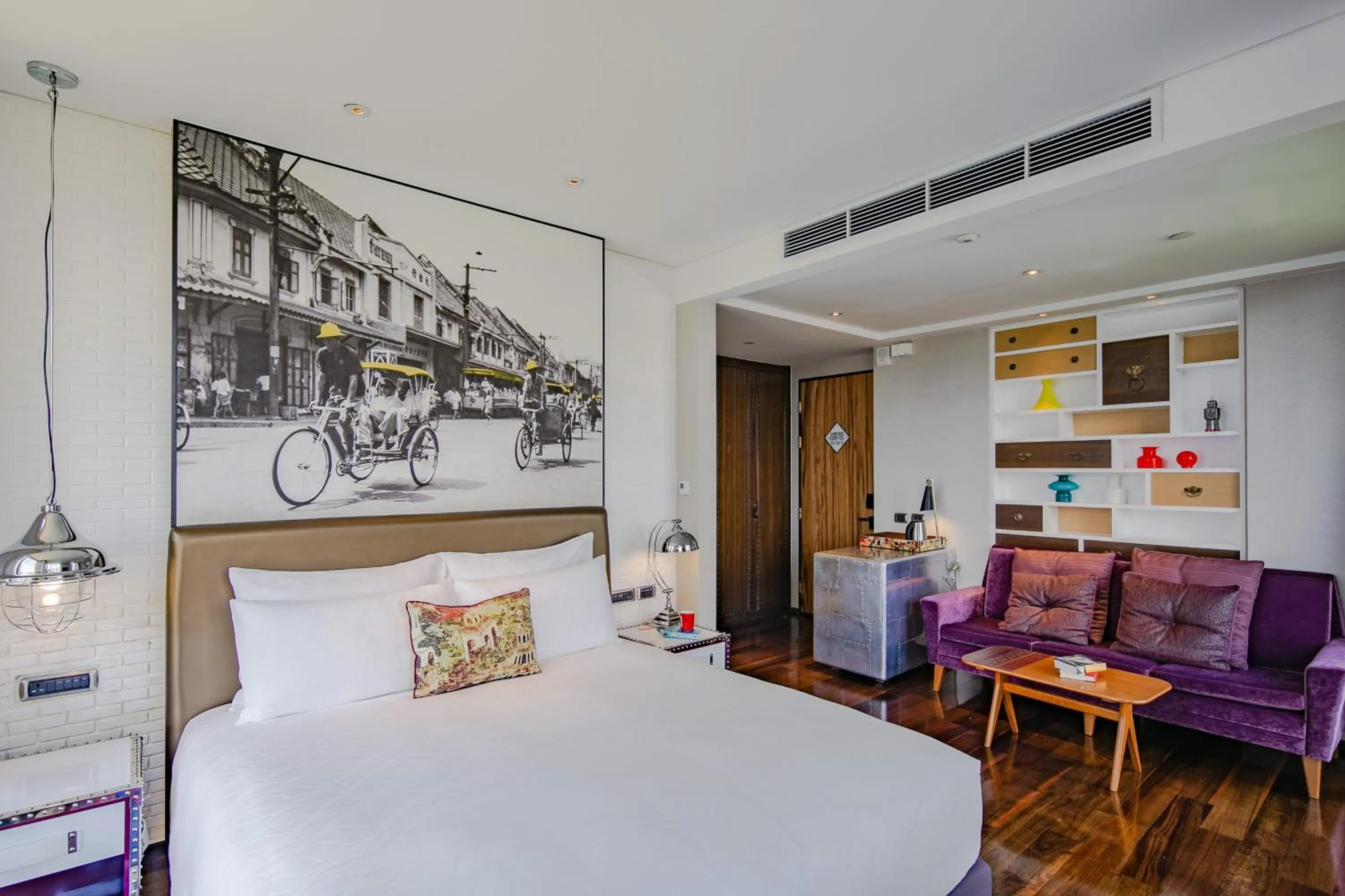 Photo of the whole room, Bed in Hotel Indigo Bangkok Wireless Road by IHG