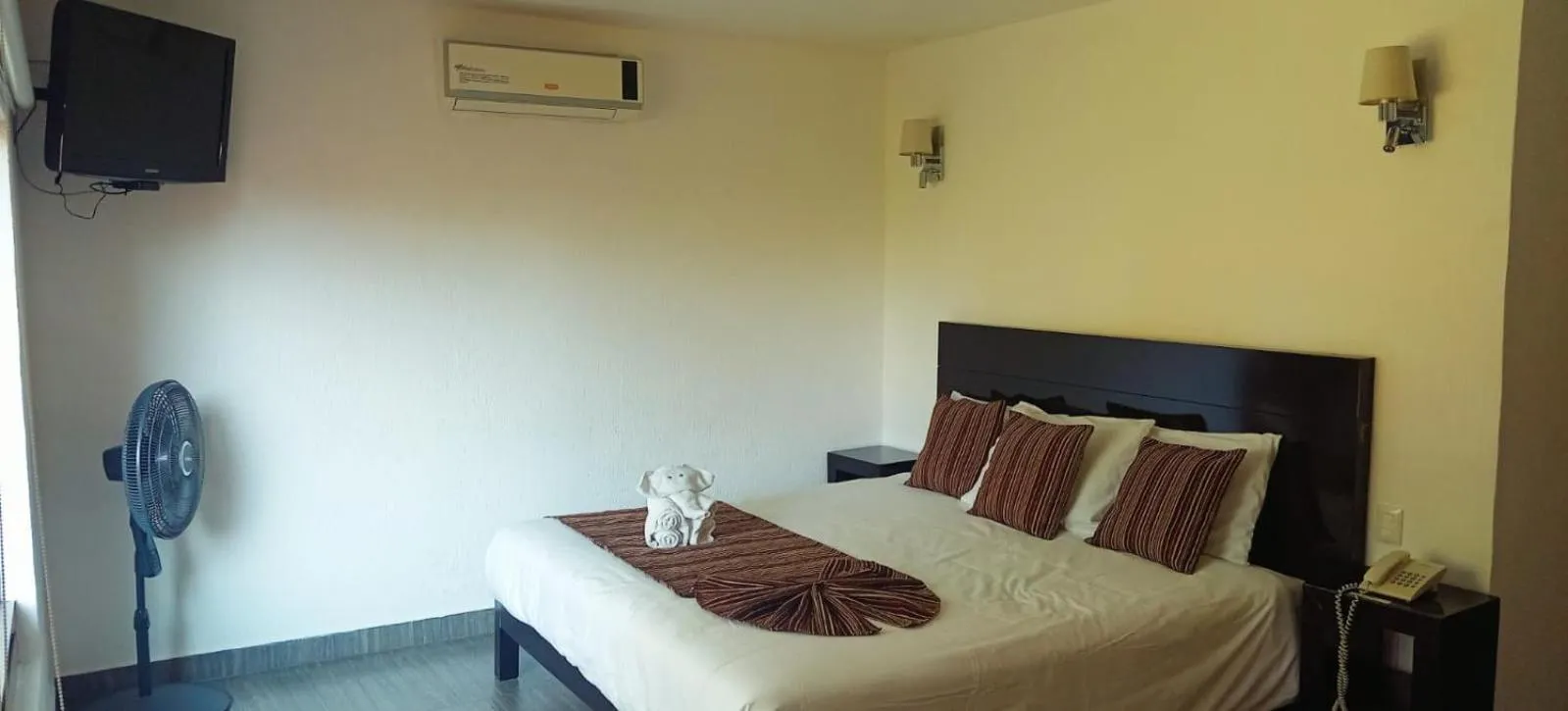 Bed in HOTEL PUNTA GALERIA