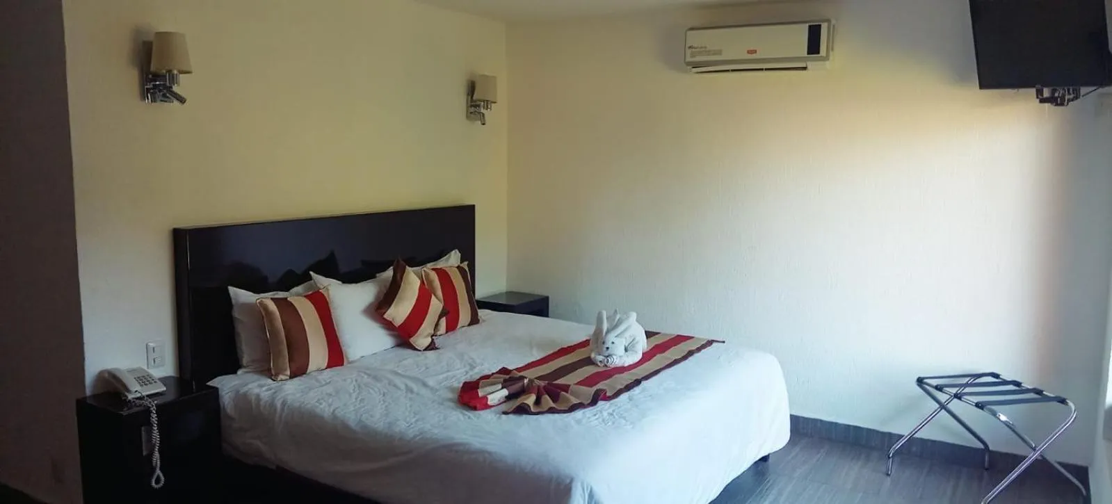 Bed in HOTEL PUNTA GALERIA