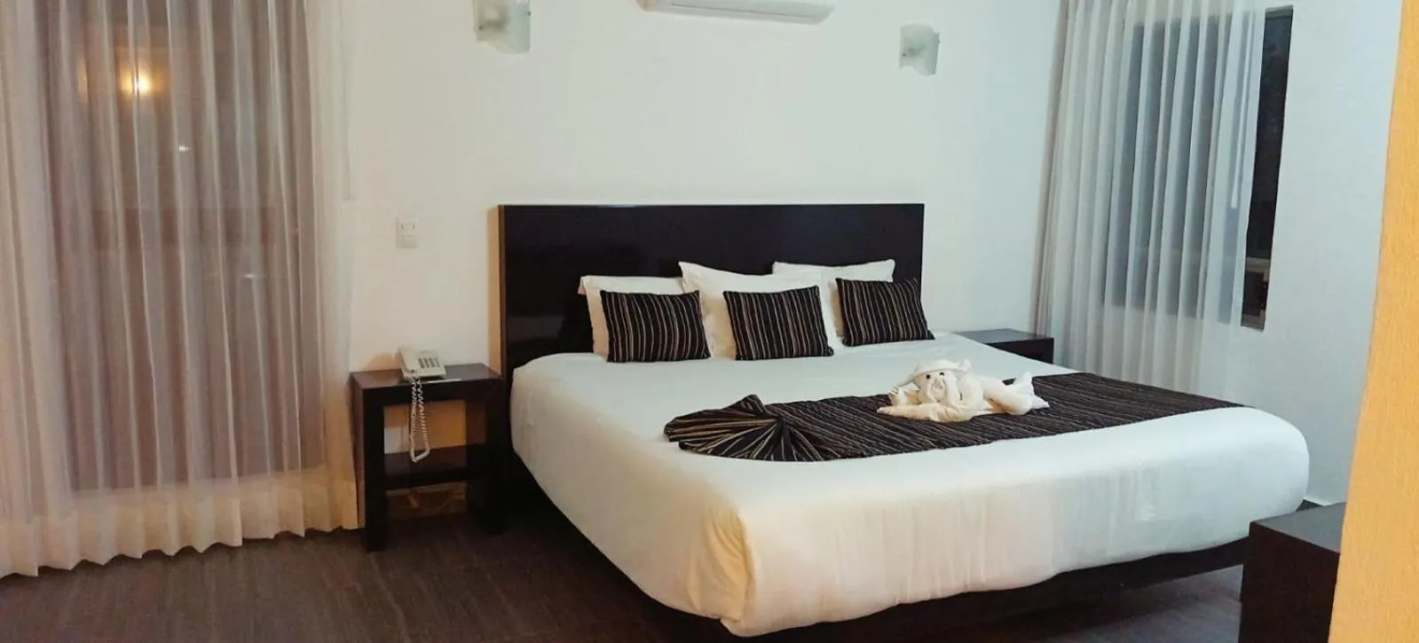 Bed in HOTEL PUNTA GALERIA