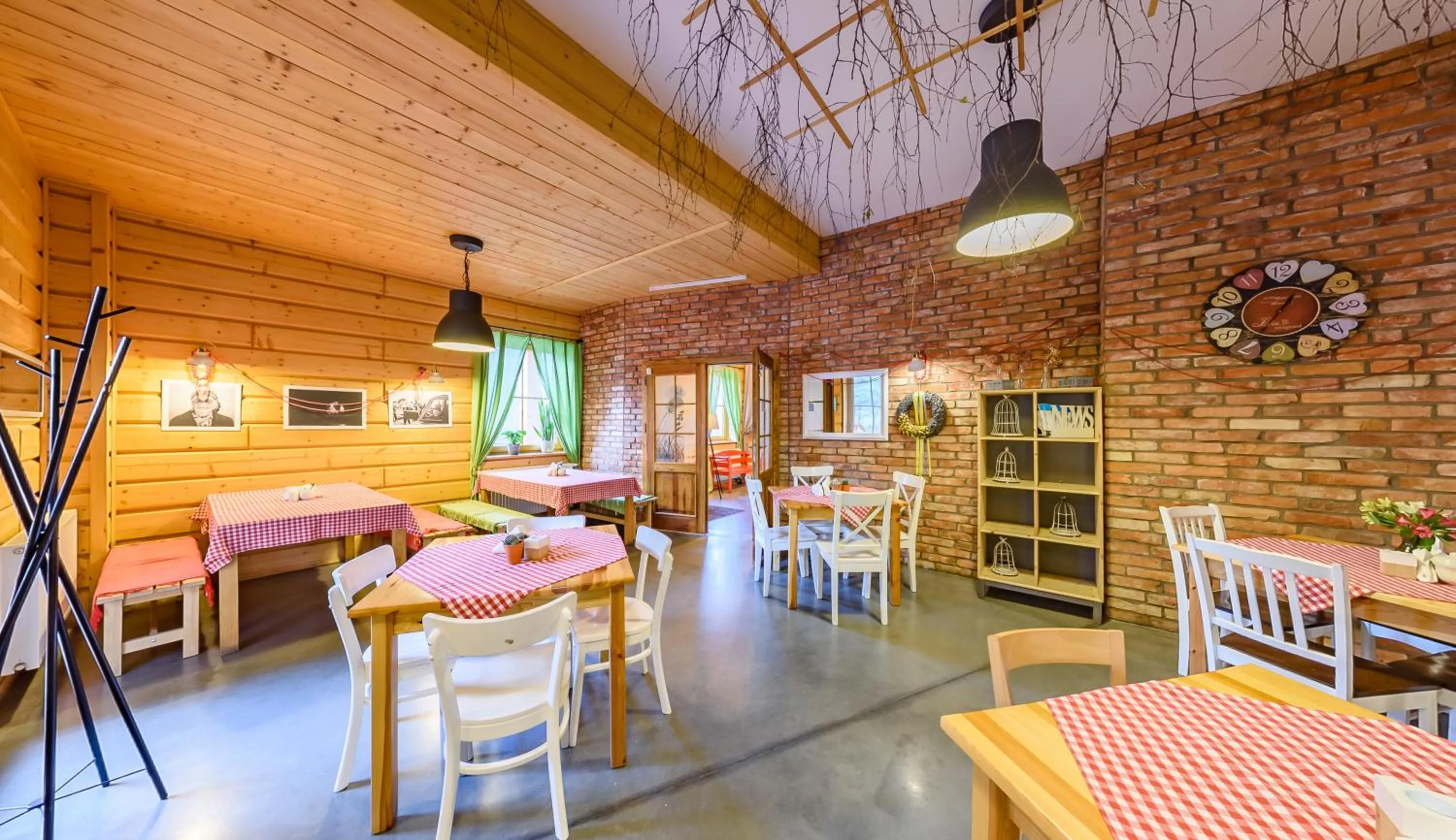 Restaurant/places to eat in Hotel Czerwone Korale