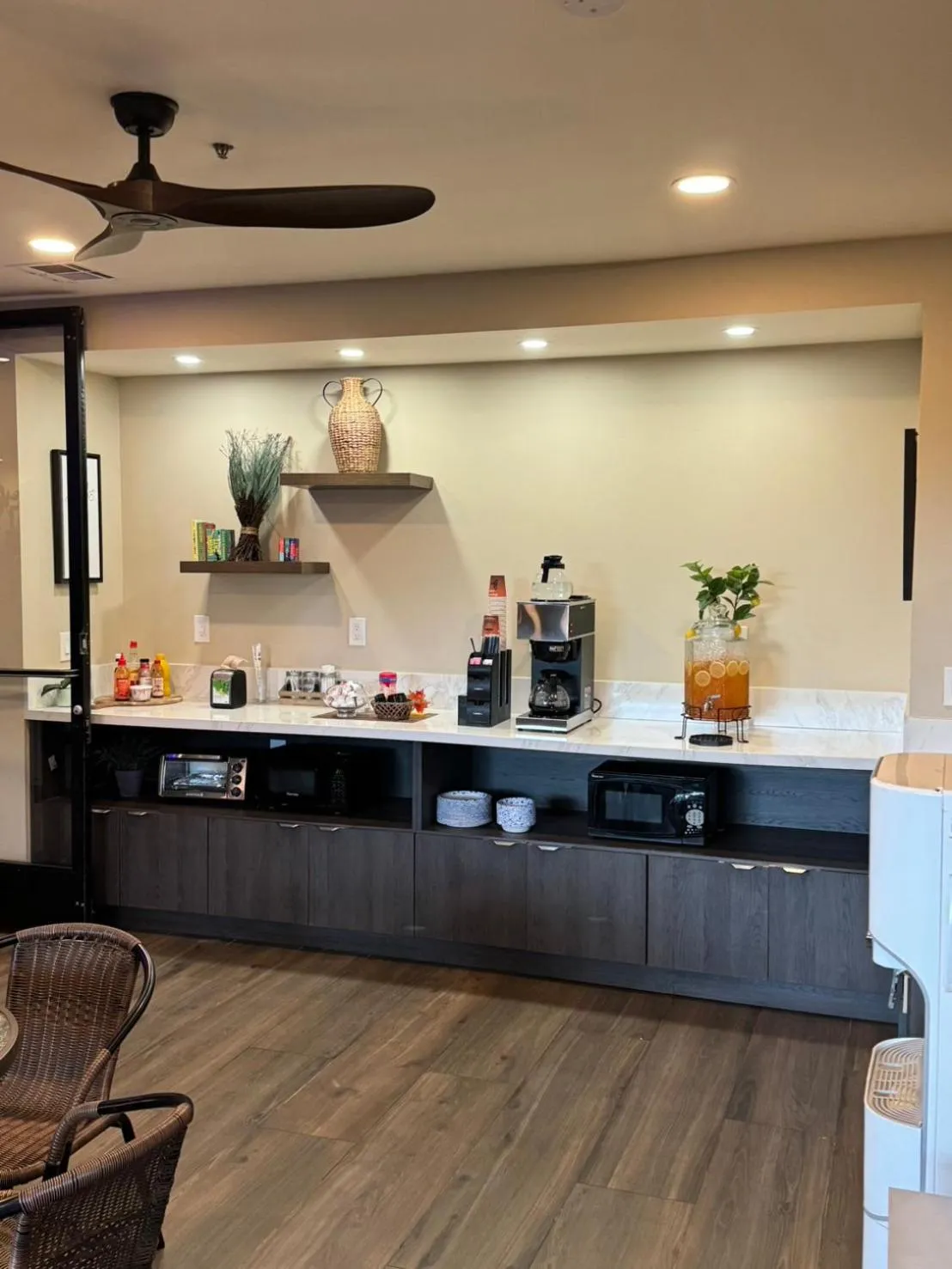 Coffee/tea facilities in GreenTree Inn & Suites Los Angeles - Alhambra - Pasadena