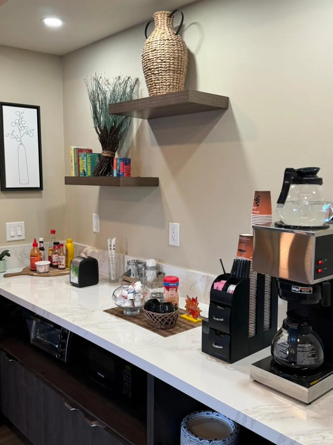 Coffee/tea facilities in GreenTree Inn & Suites Los Angeles - Alhambra - Pasadena