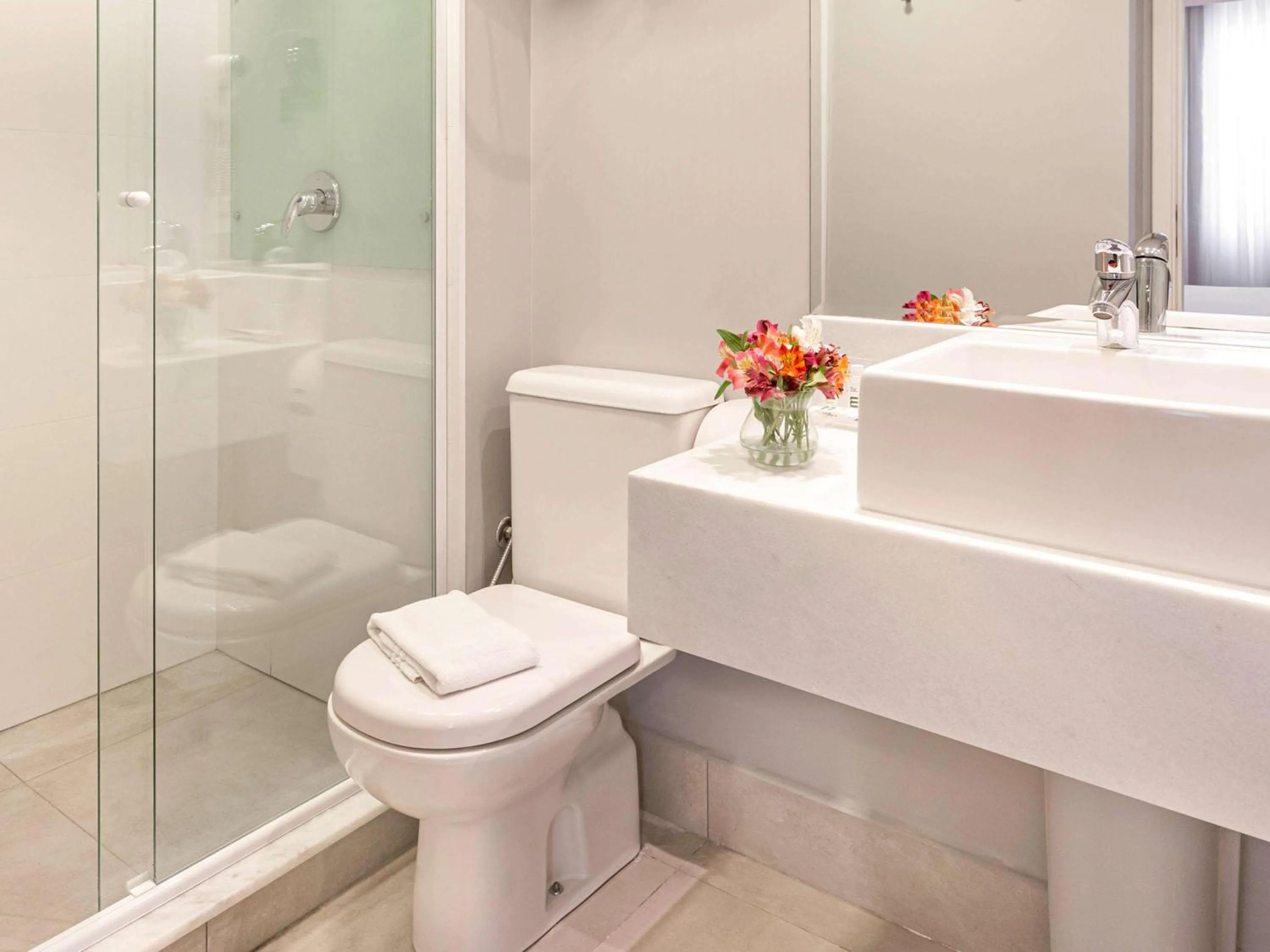 Photo of the whole room in Mercure Sao Paulo Vila Olimpia