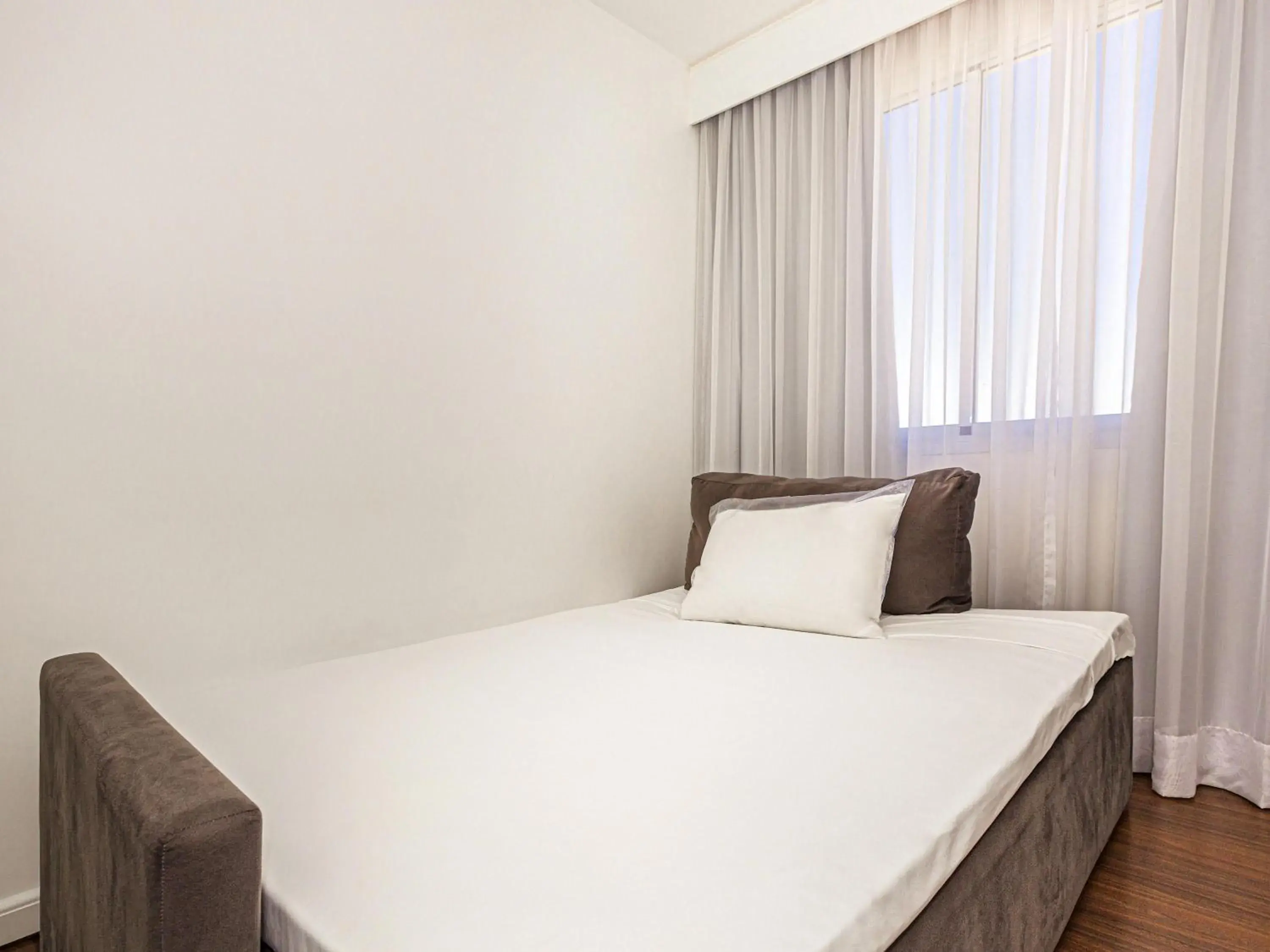 Junior Queen Suite with Sofa Bed and City View - single occupancy in Mercure Sao Paulo Vila Olimpia Junior Queen Suite with Sofa Bed and City View - single occupancy in Mercure Sao Paulo Vila Olimpia