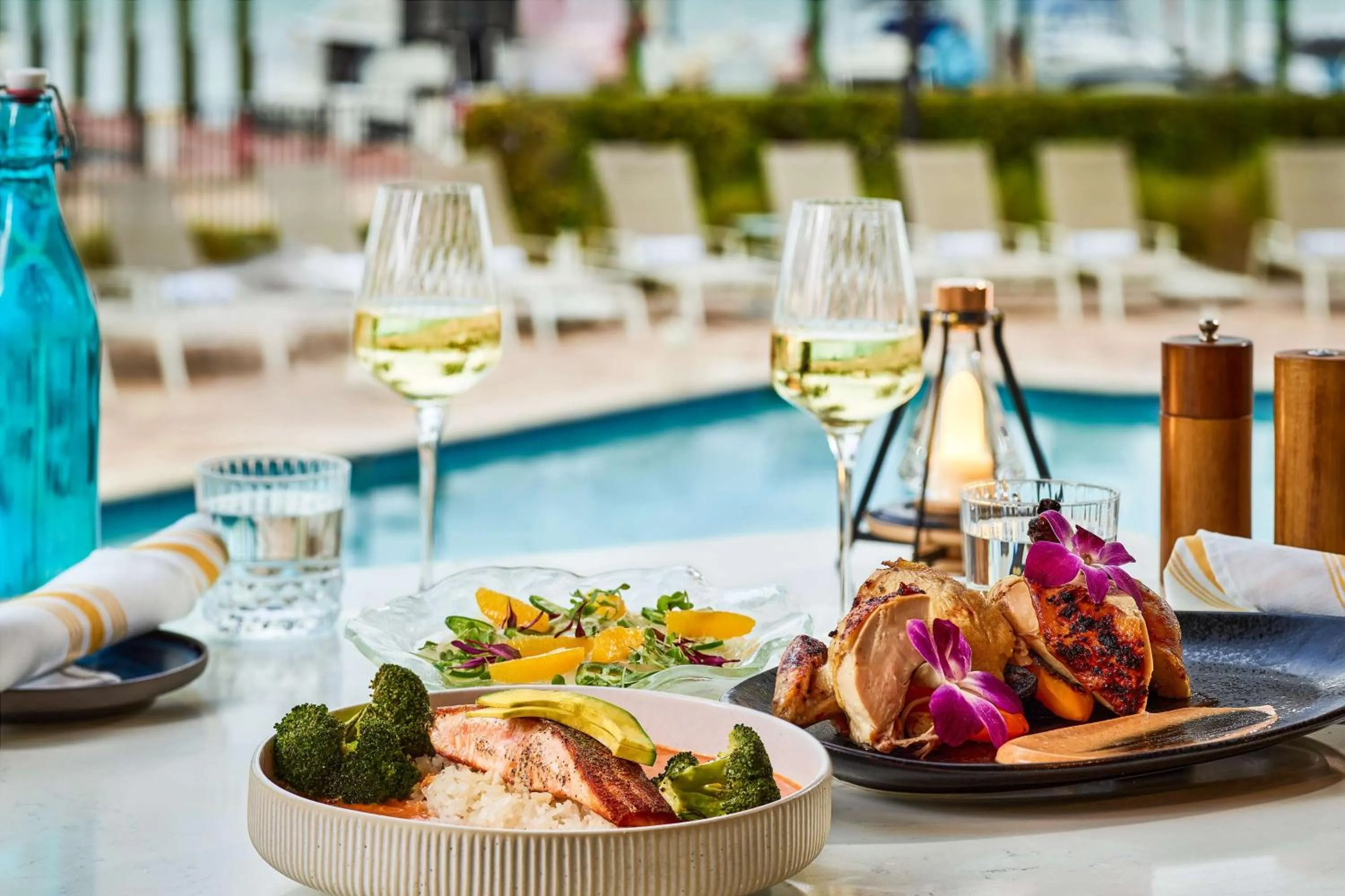 Restaurant/places to eat in Faro Blanco Resort & Yacht Club Marathon, Curio by Hilton