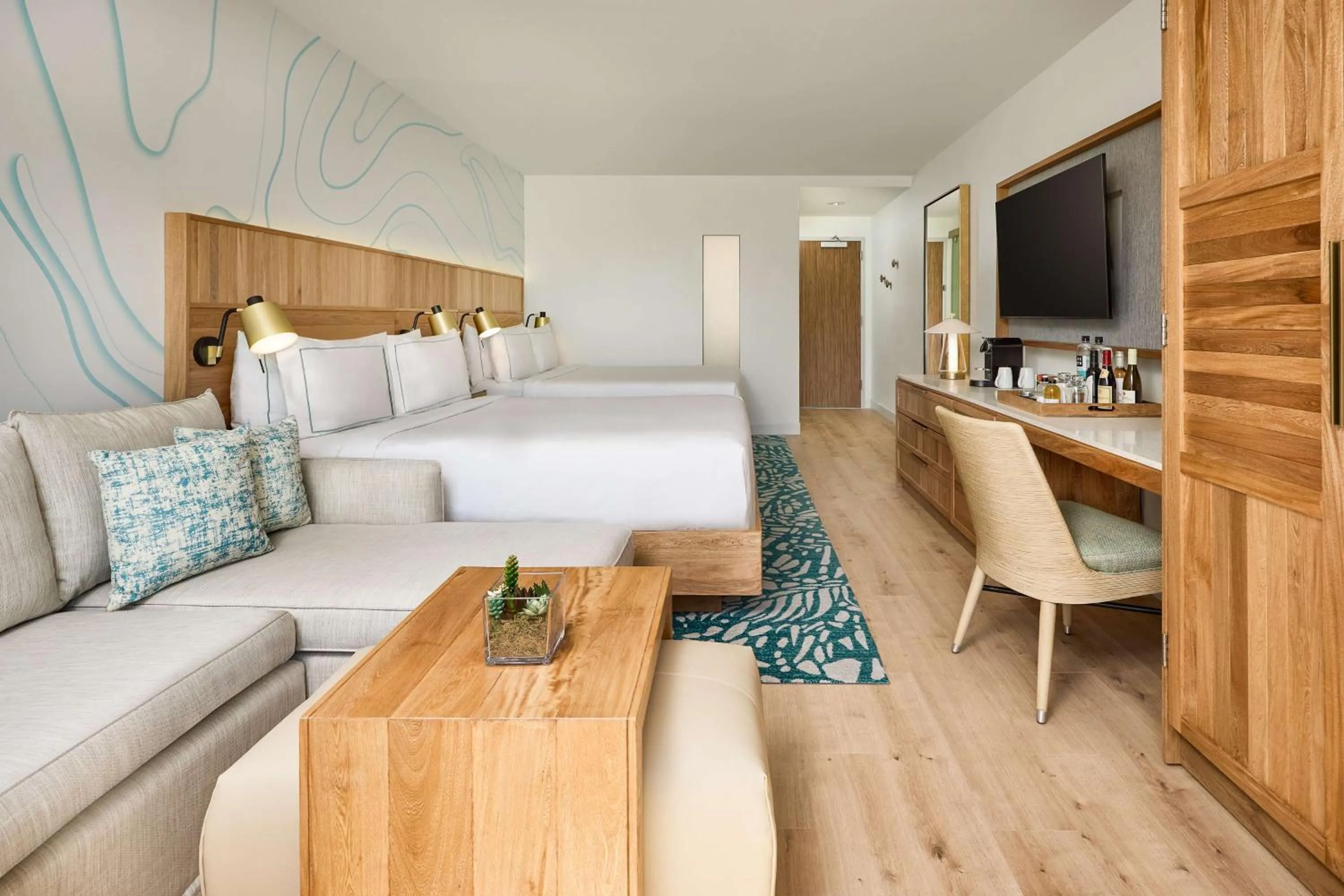 Living room, Bed in Faro Blanco Resort & Yacht Club Marathon, Curio by Hilton