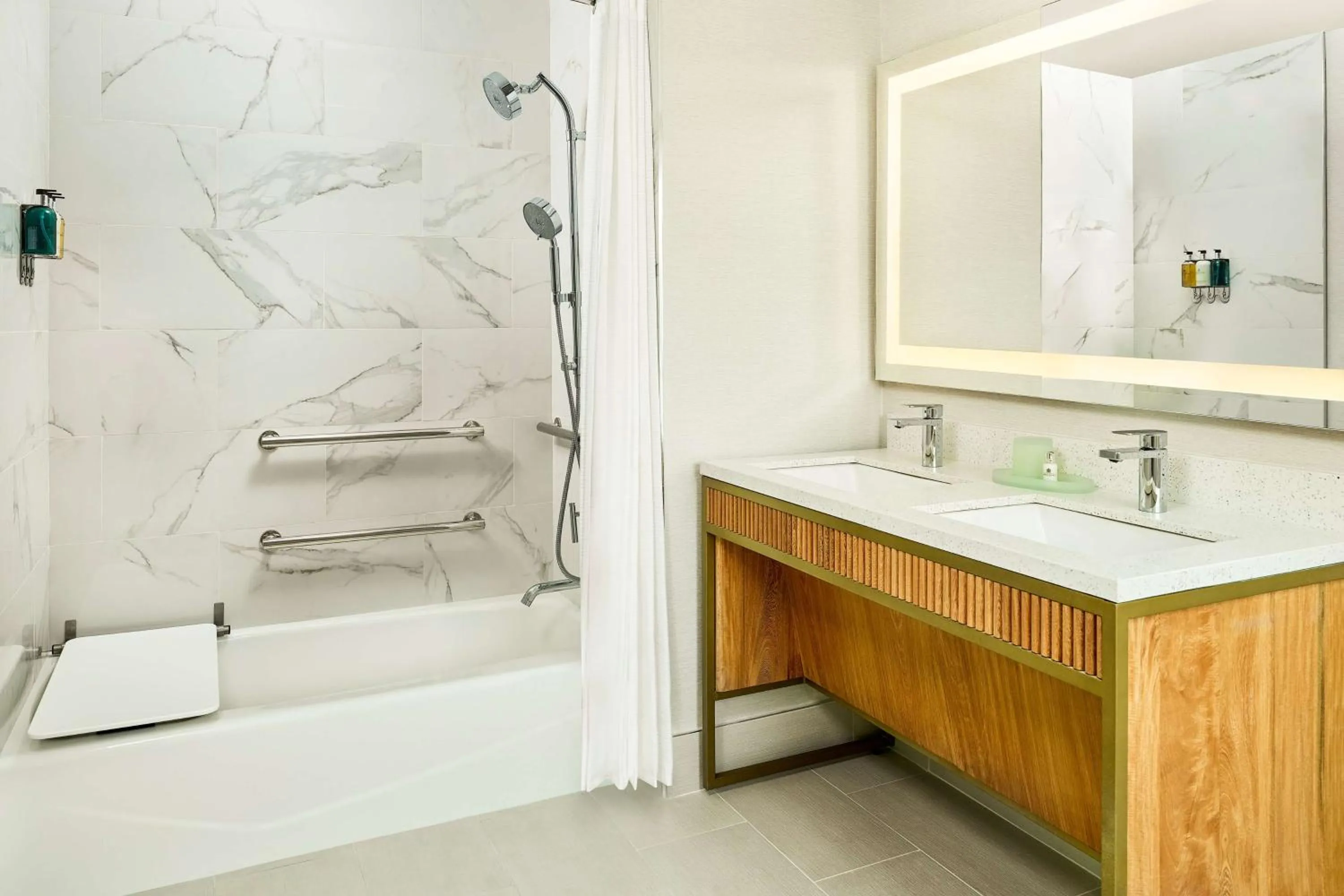 Bathroom in Faro Blanco Resort & Yacht Club Marathon, Curio by Hilton