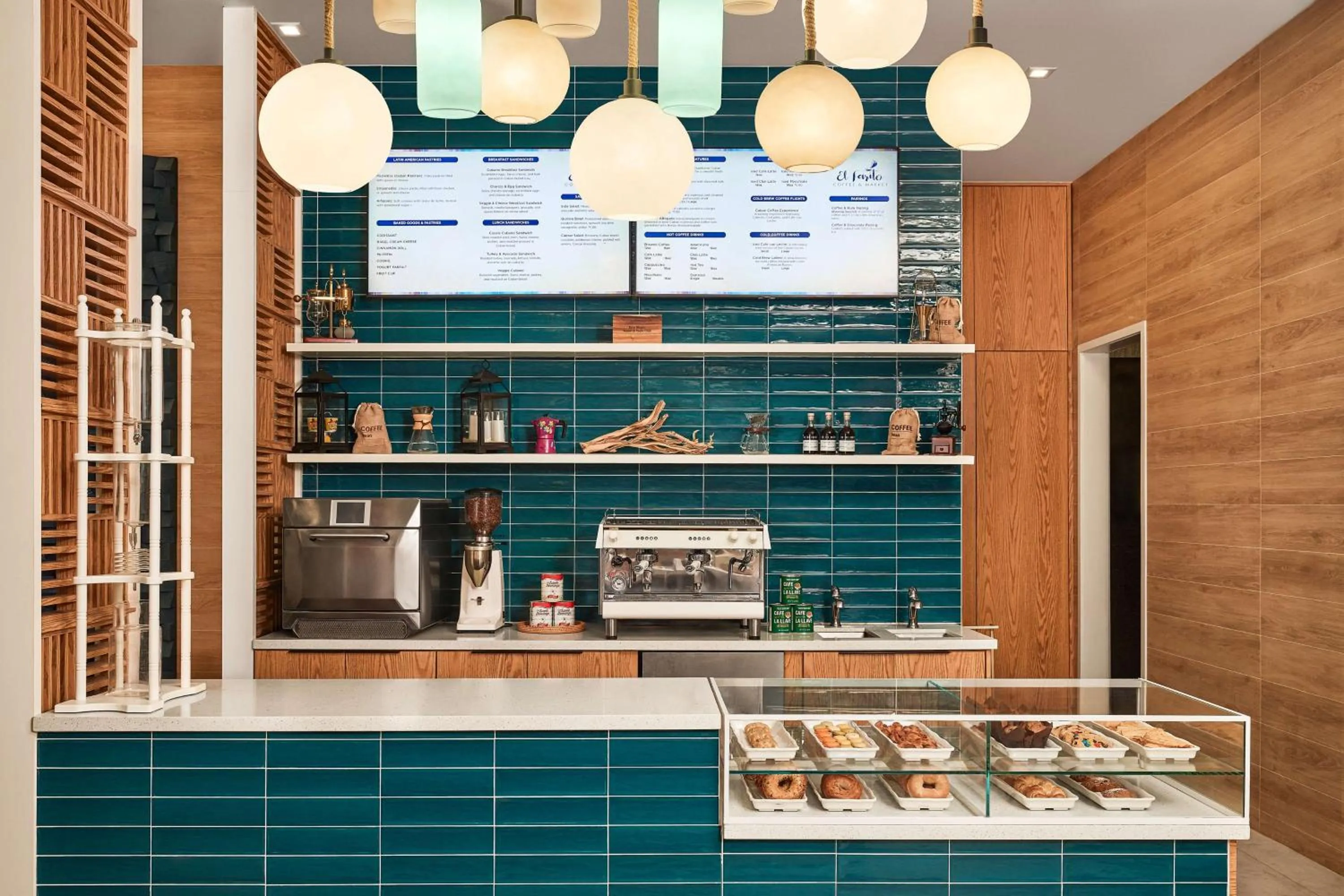 Restaurant/places to eat in Faro Blanco Resort & Yacht Club Marathon, Curio by Hilton