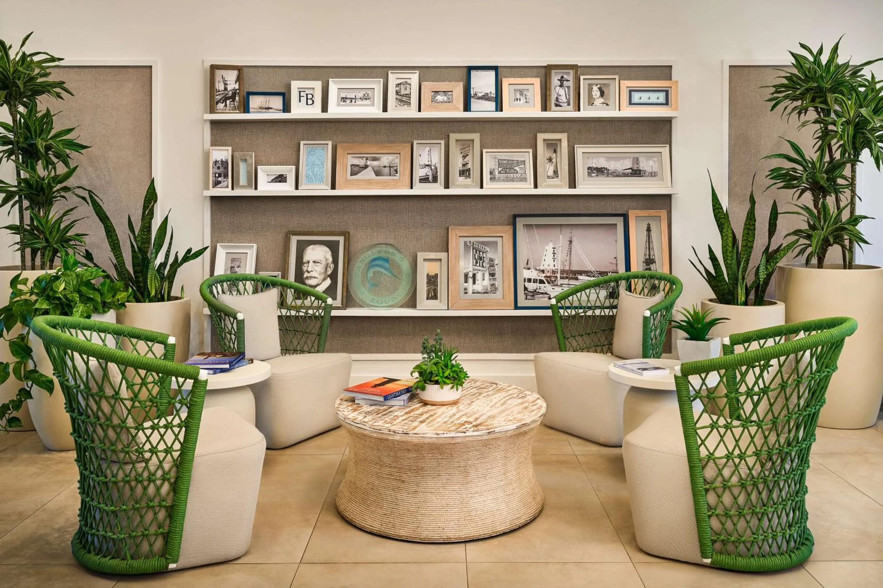 Lobby or reception in Faro Blanco Resort & Yacht Club Marathon, Curio by Hilton