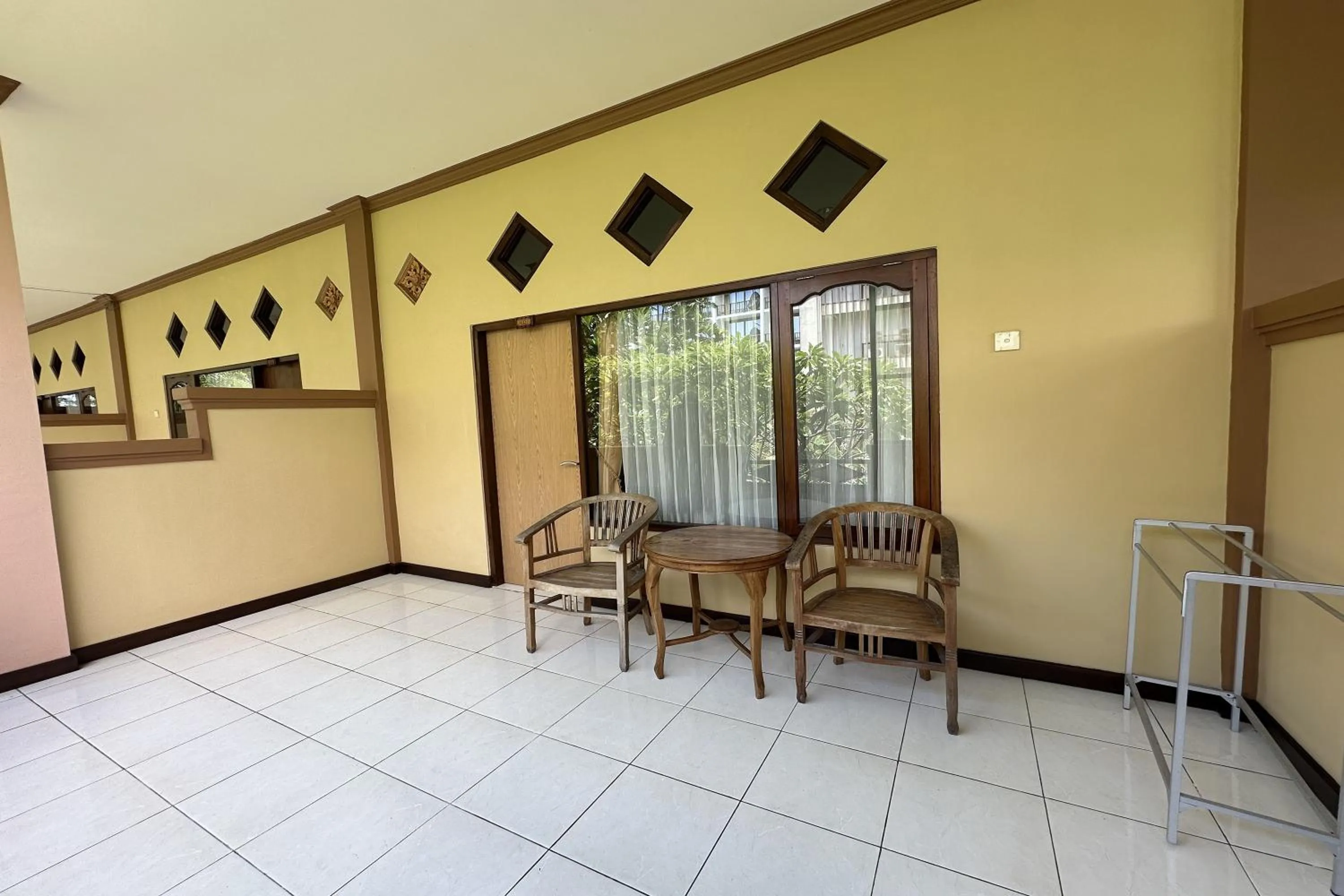 Seating area in Taxa Raya Guest House