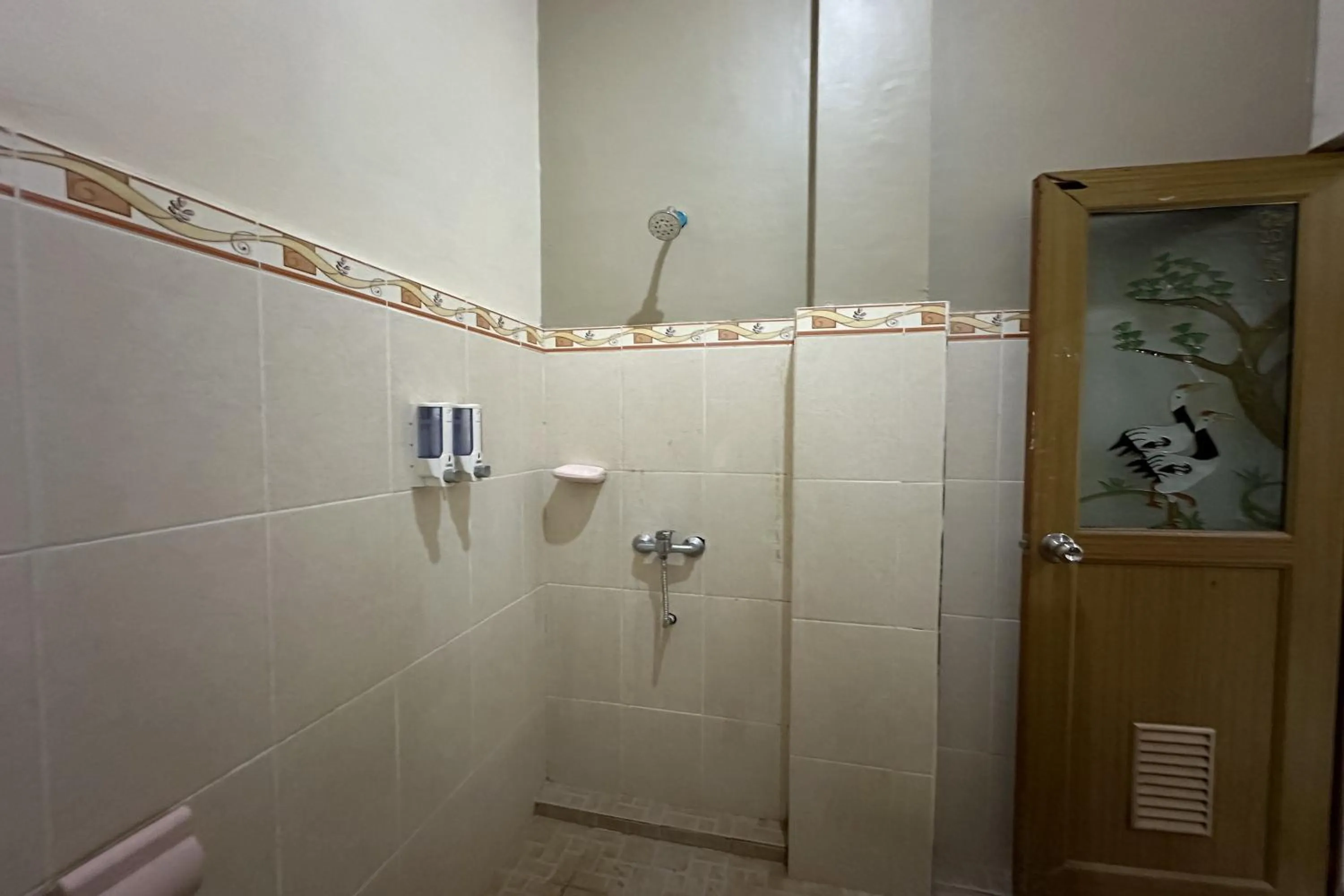 Bathroom in Taxa Raya Guest House