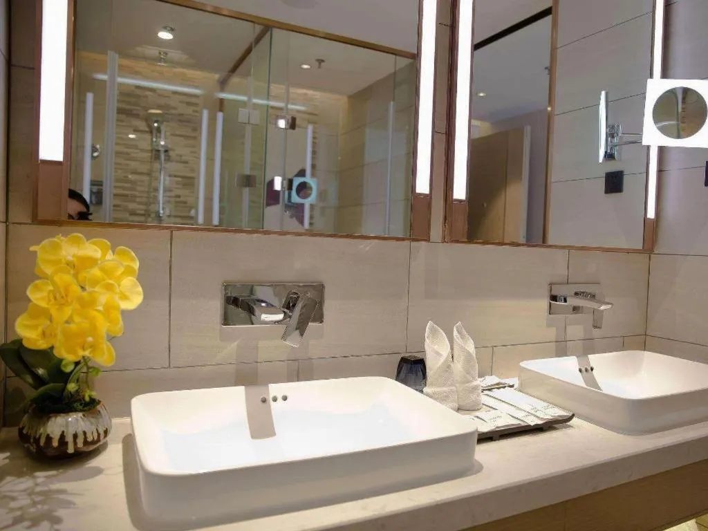 Lavande Hotel Shenzhen Dongmen Shuibeicuizhu Metro Station