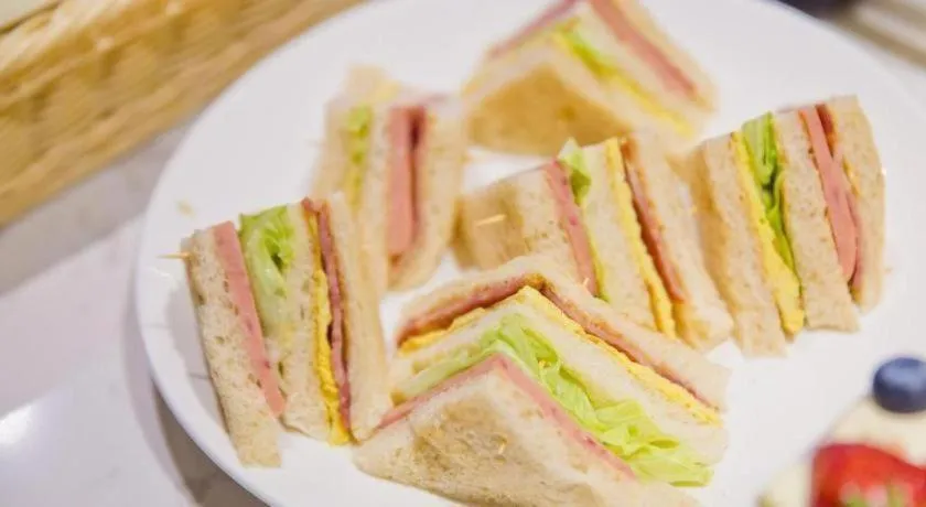 Lavande Hotel Shenzhen Dongmen Shuibeicuizhu Metro Station