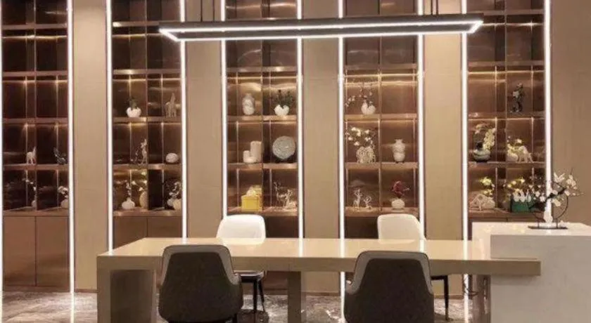 Lavande Hotel Shenzhen Dongmen Shuibeicuizhu Metro Station