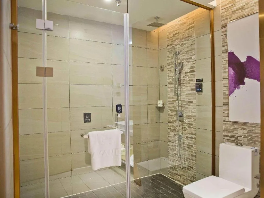 Lavande Hotel Shenzhen Dongmen Shuibeicuizhu Metro Station