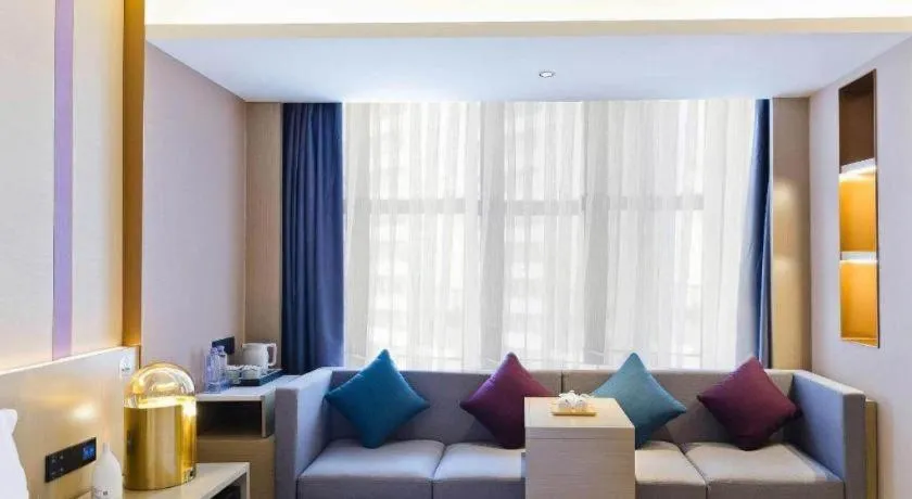 Lavande Hotel Shenzhen Dongmen Shuibeicuizhu Metro Station