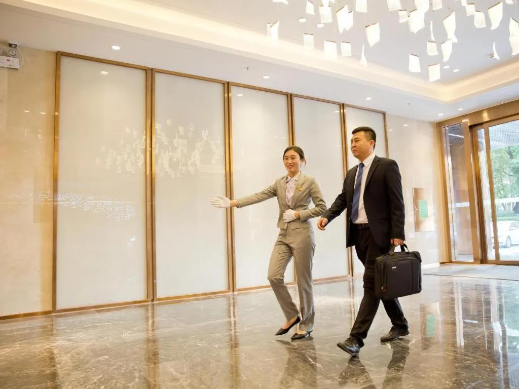 Lavande Hotel Shenzhen Dongmen Shuibeicuizhu Metro Station