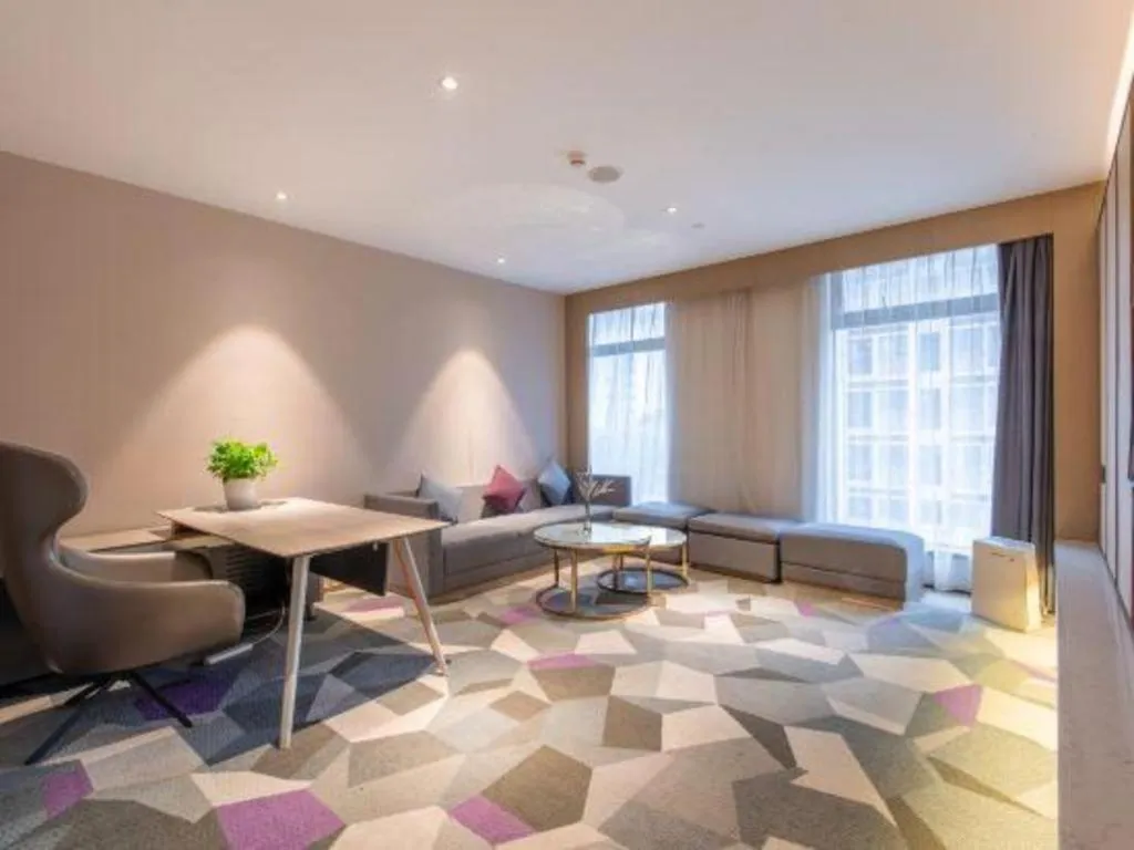 Lavande Hotel Shenzhen Dongmen Shuibeicuizhu Metro Station