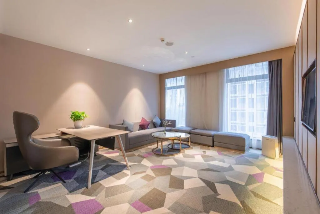 Lavande Hotel Shenzhen Dongmen Shuibeicuizhu Metro Station