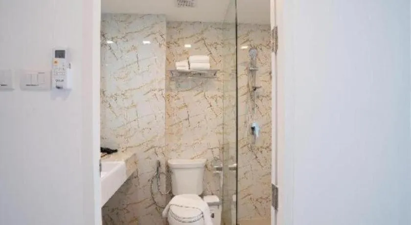 B2 Phuket Premier Hotel