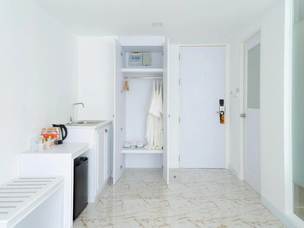 B2 Phuket Premier Hotel