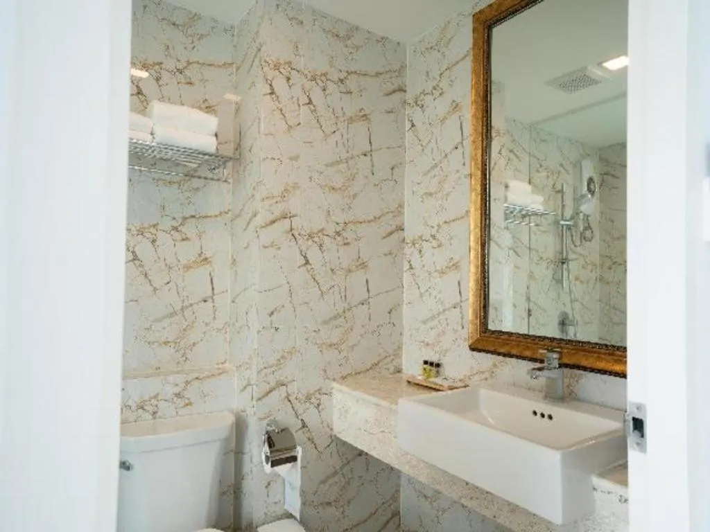 B2 Phuket Premier Hotel