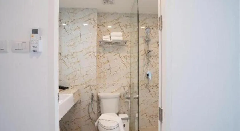 B2 Phuket Premier Hotel