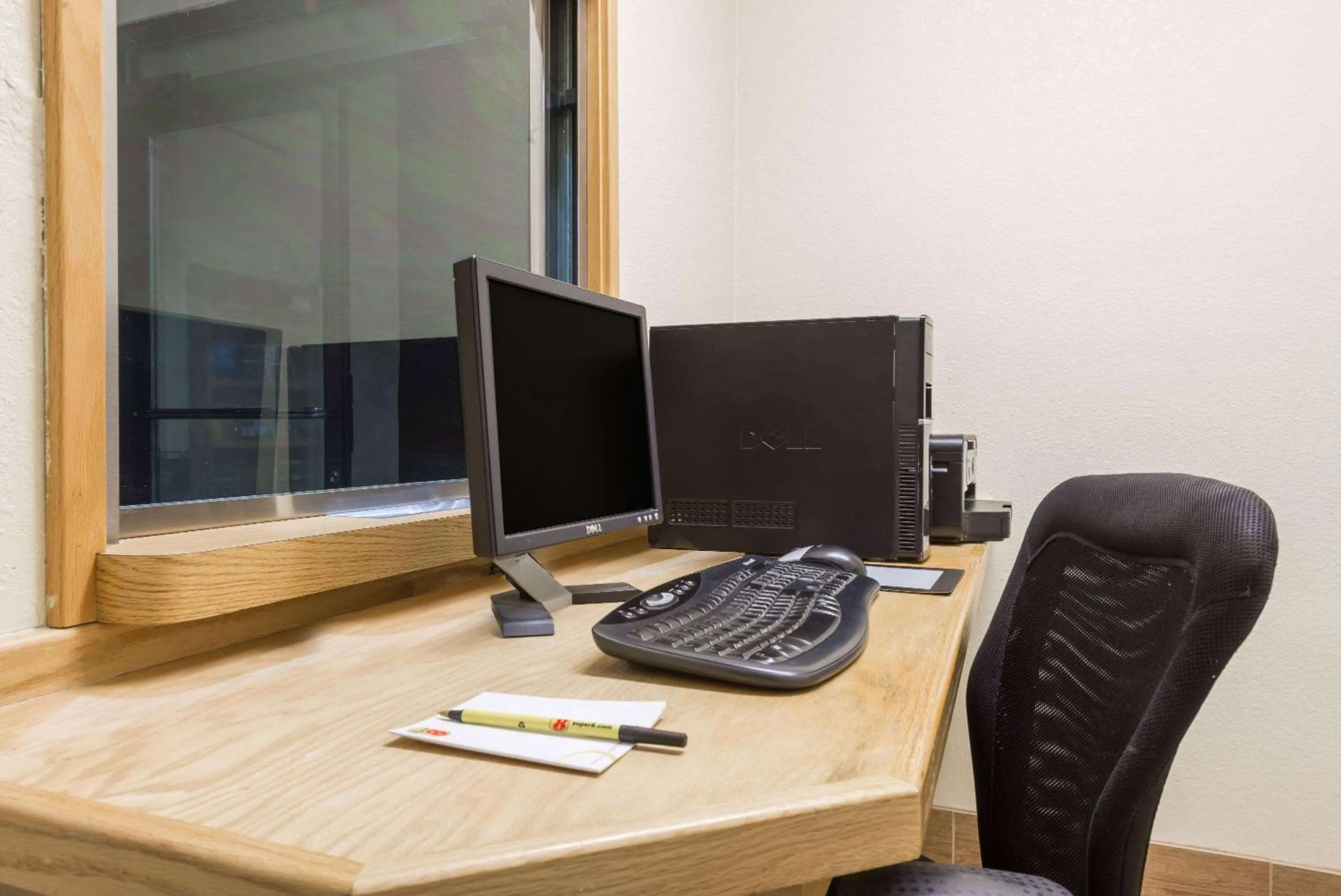 Business facilities in Super 8 by Wyndham Show Low