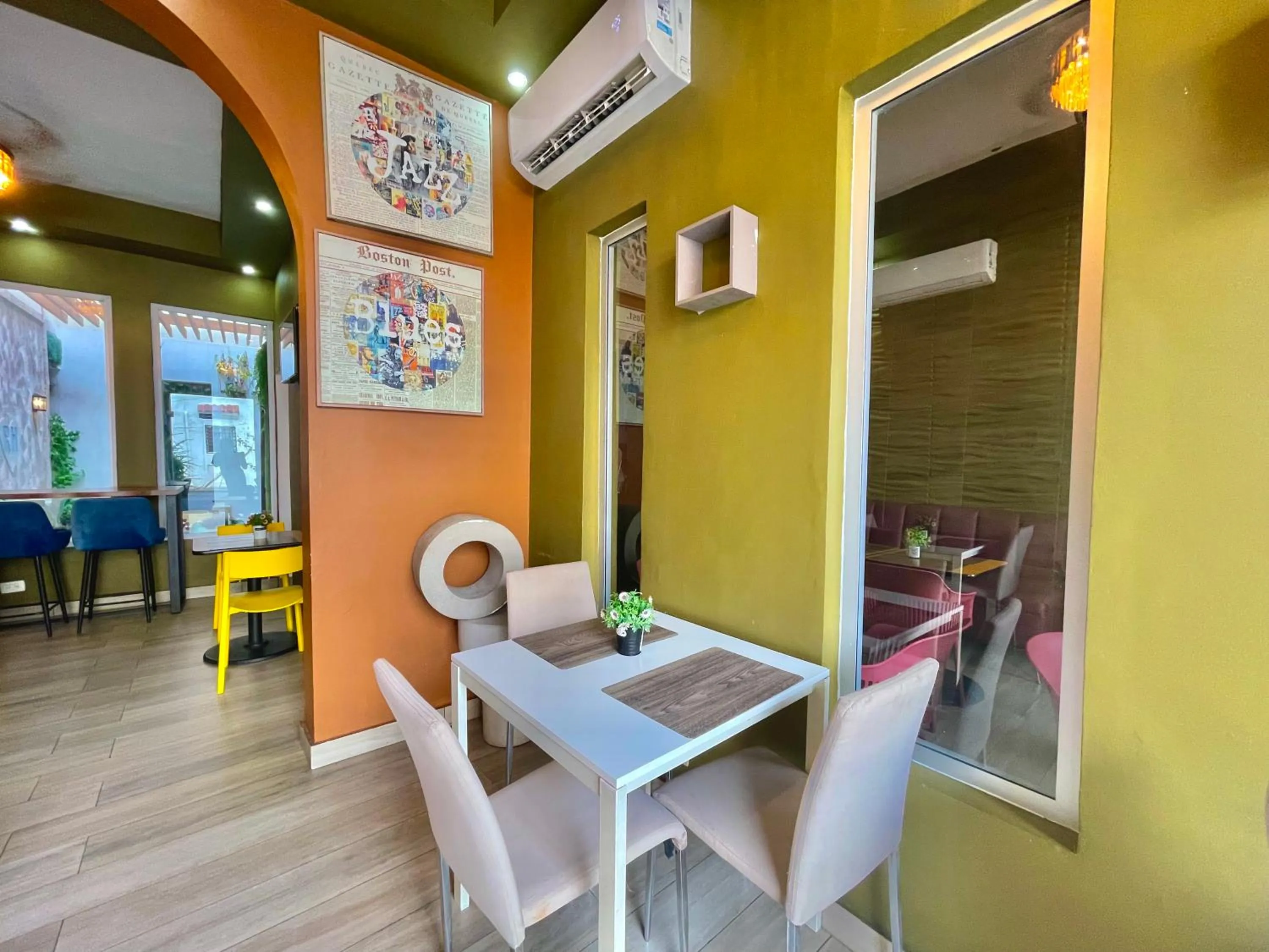 Restaurant/places to eat in RIG Puerto Malecón