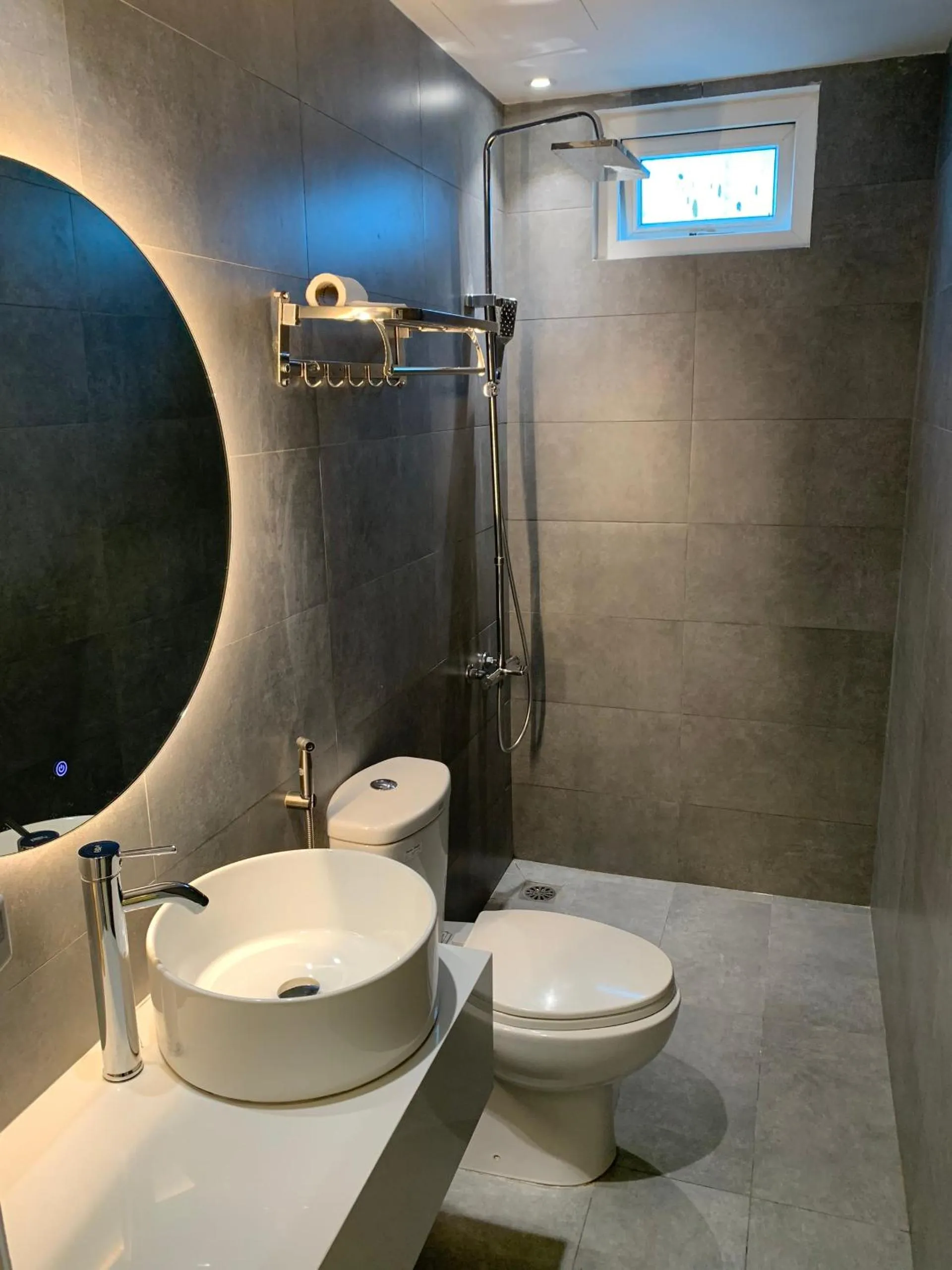 Shower in A In Hotel Atistar