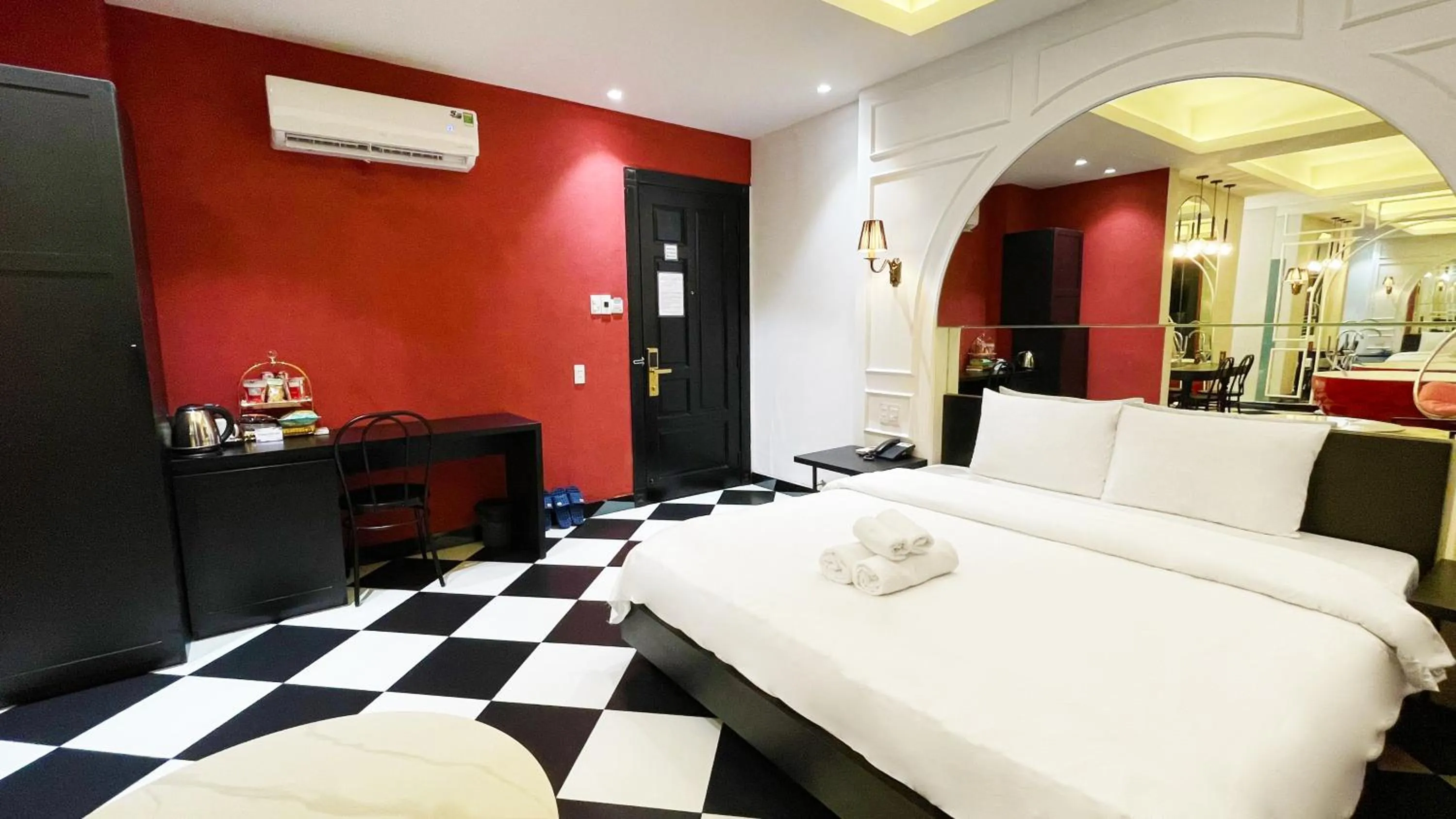 Bedroom, Bed in A In Hotel Atistar