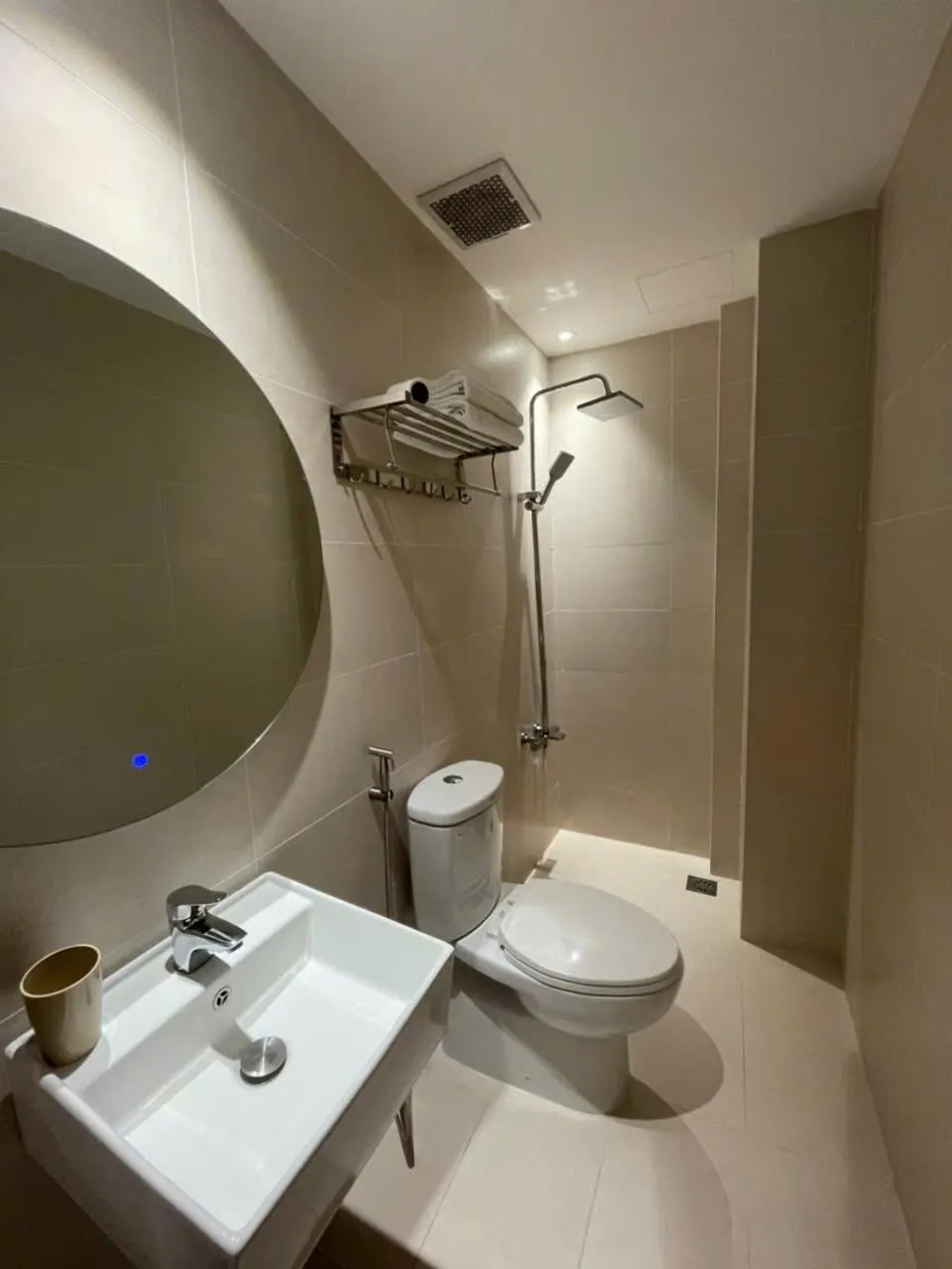 Shower in A In Hotel Atistar