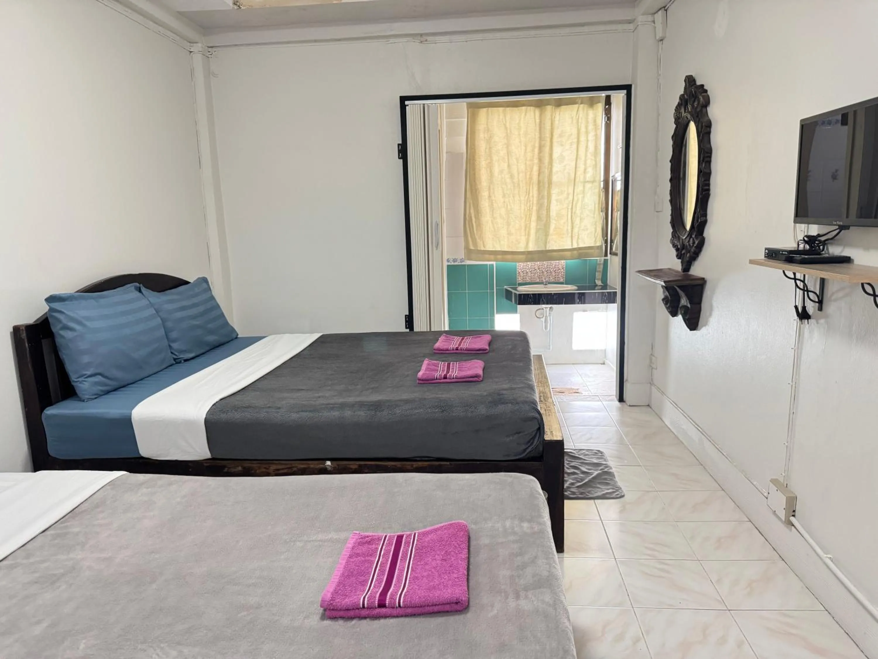 Bedroom, Bed in Collection O Centre Place