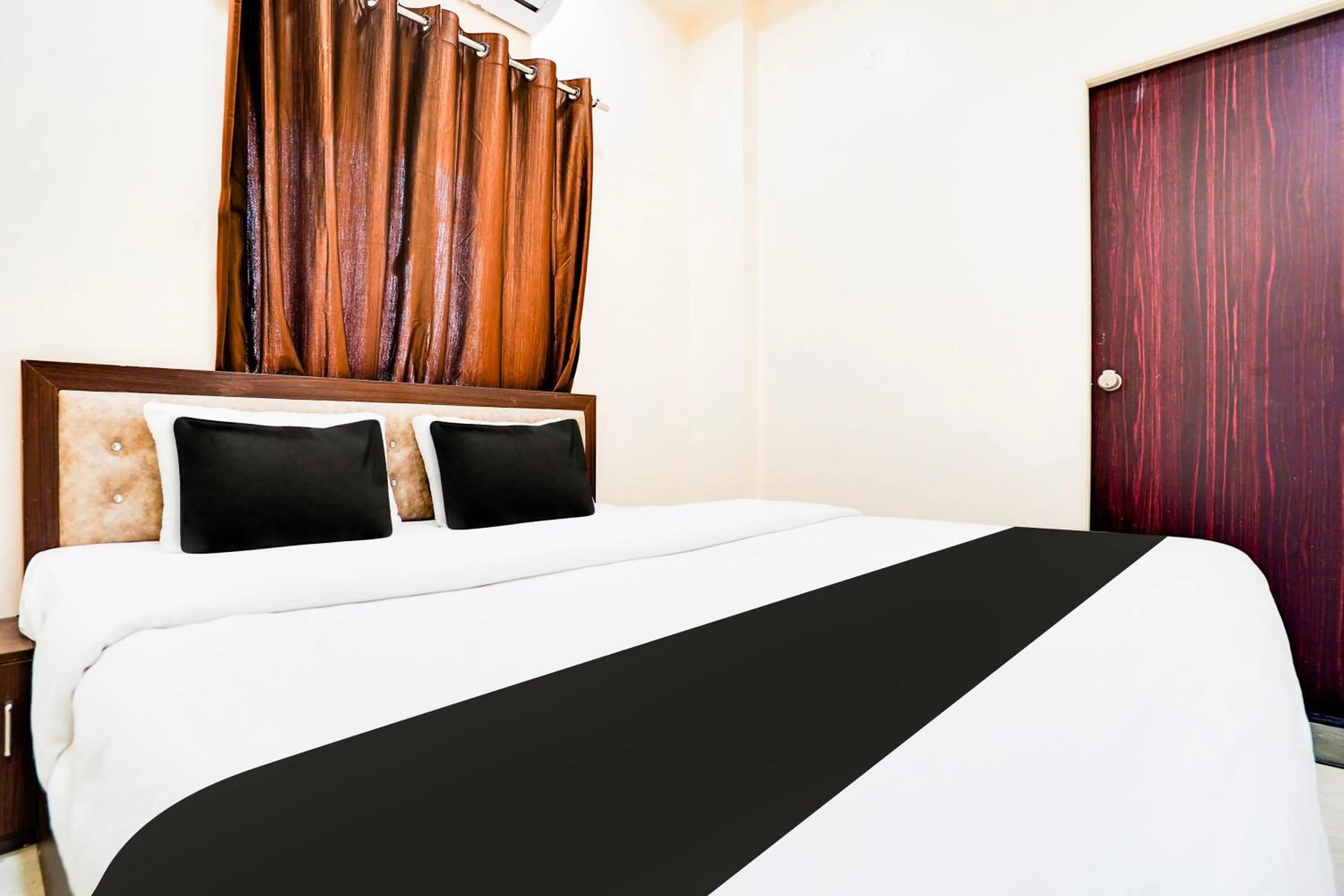 Bedroom, Bed in Hotel O UTS STAY IN