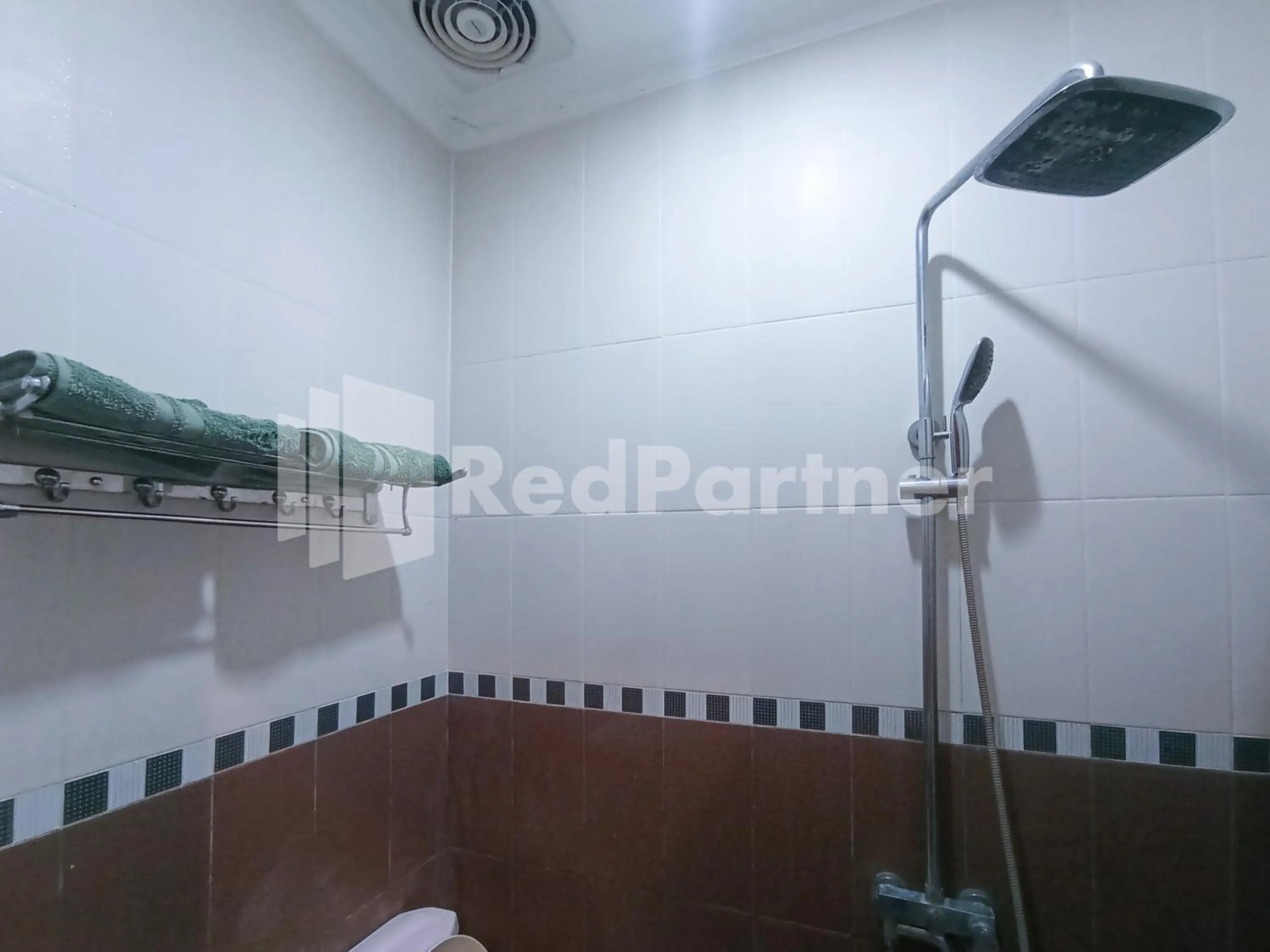 Bathroom in Nillo Hotel Kebumen Mitra RedDoorz