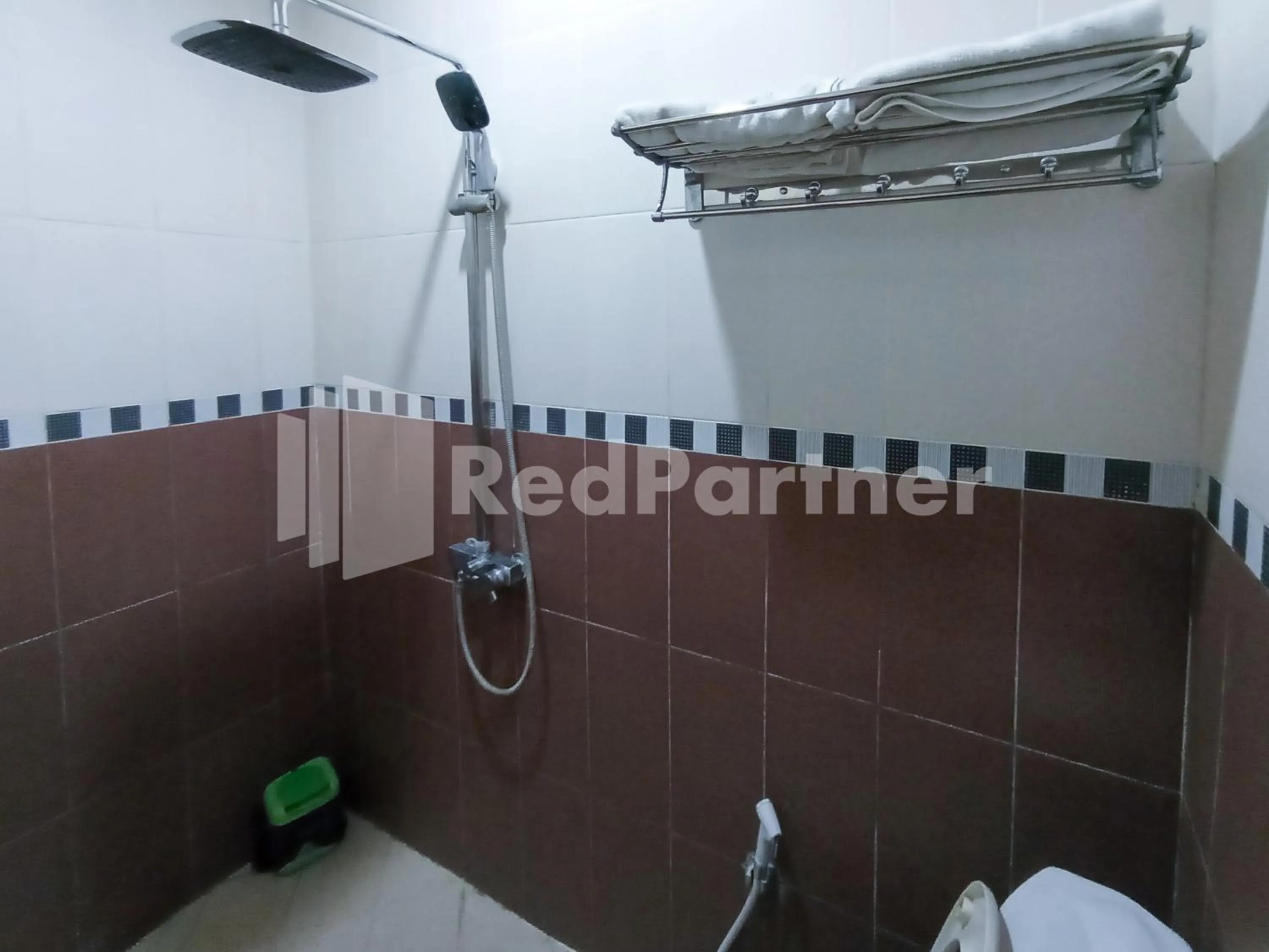 Bathroom in Nillo Hotel Kebumen Mitra RedDoorz