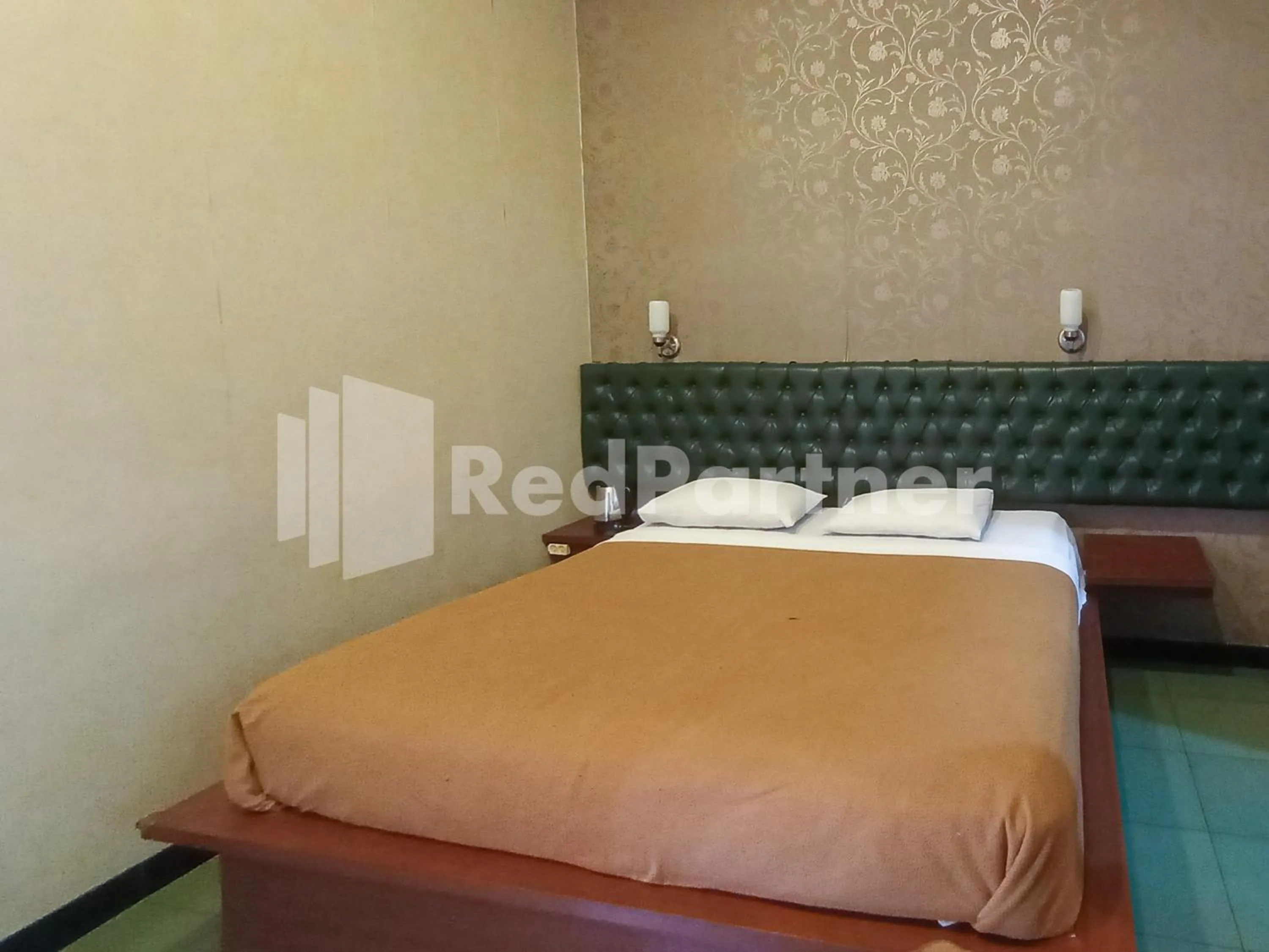 Bedroom, Bed in Nillo Hotel Kebumen Mitra RedDoorz