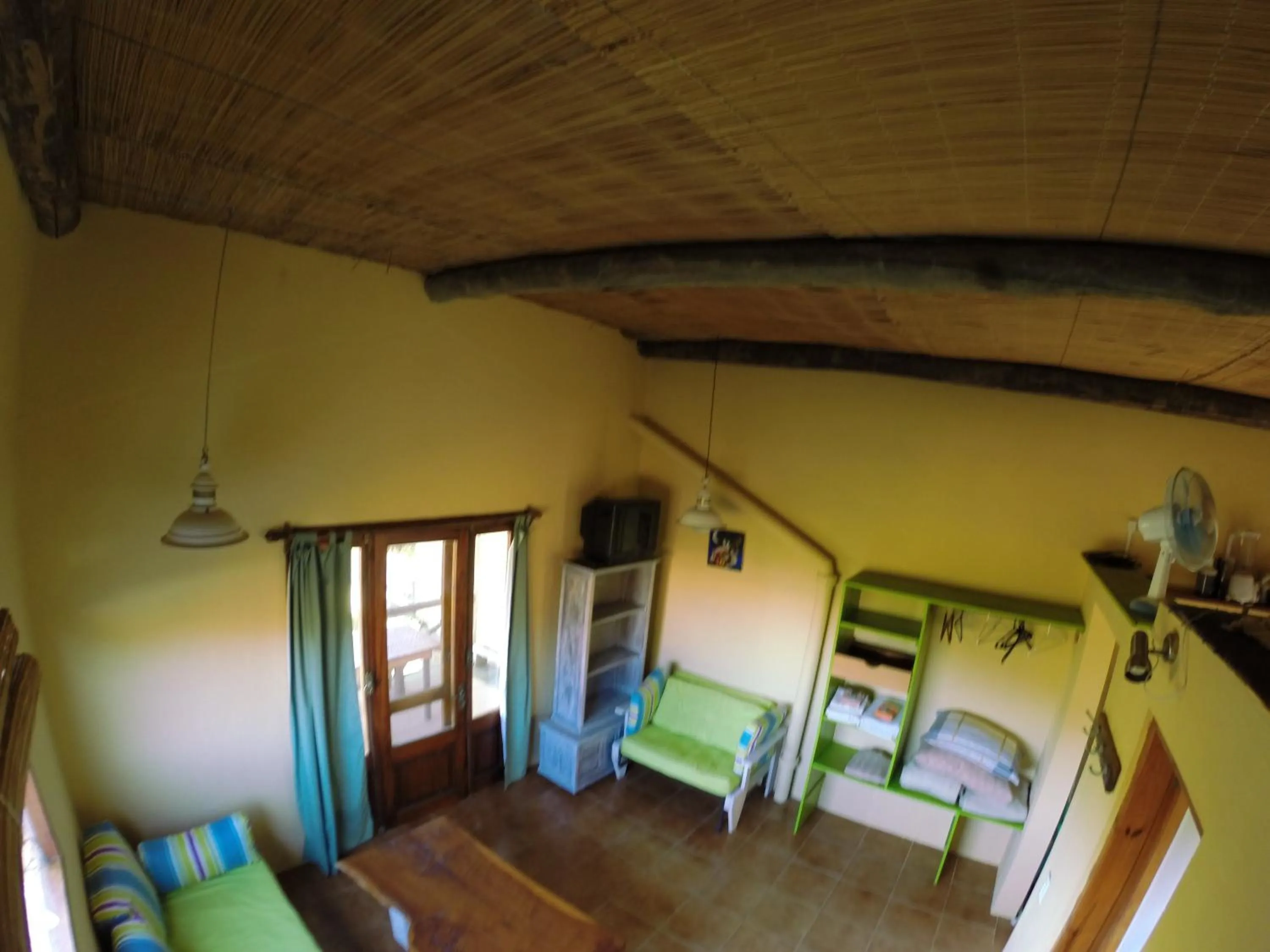 Living room, Bed in Hale Lau