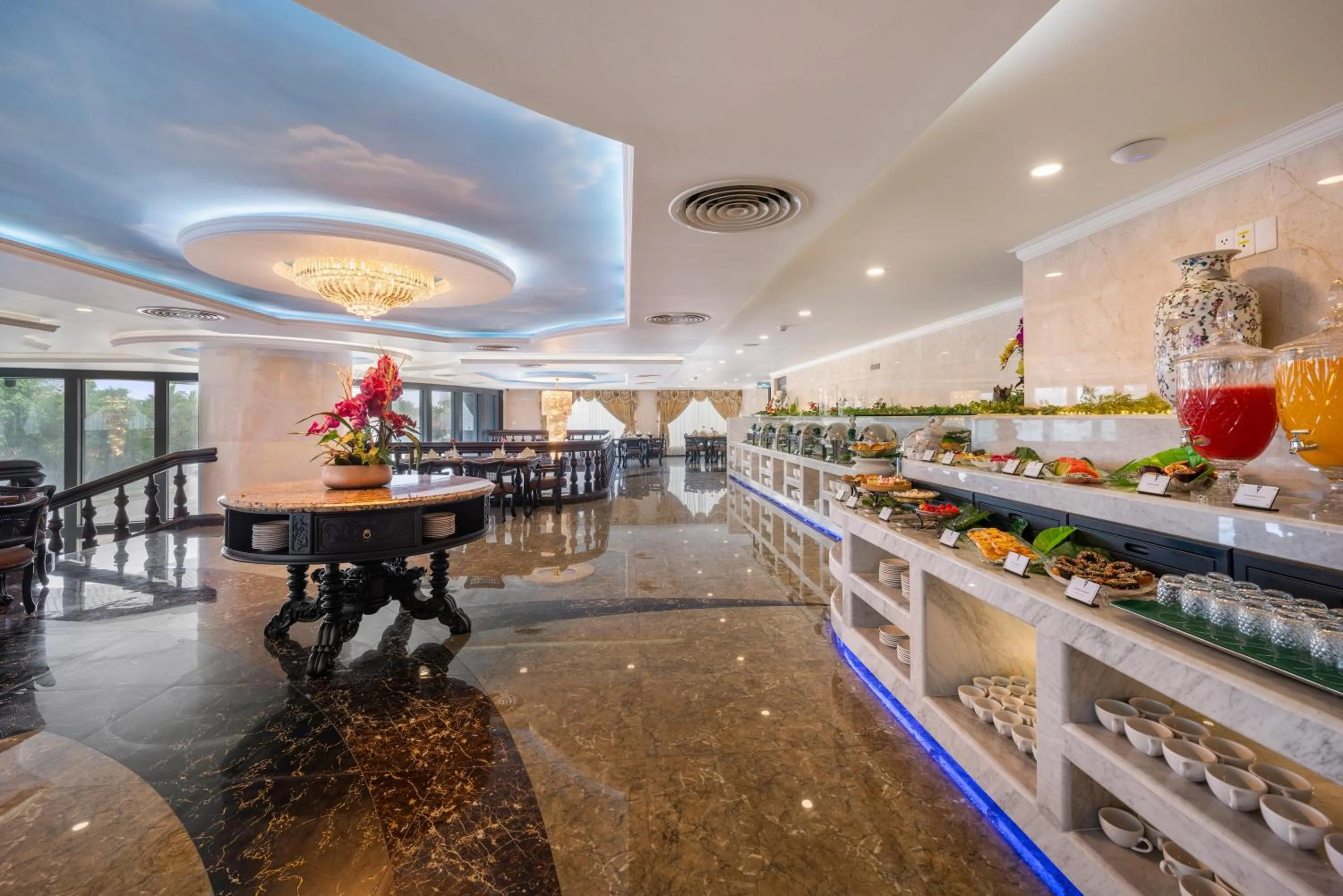 Restaurant/places to eat in V-Hotel Da Nang Beach
