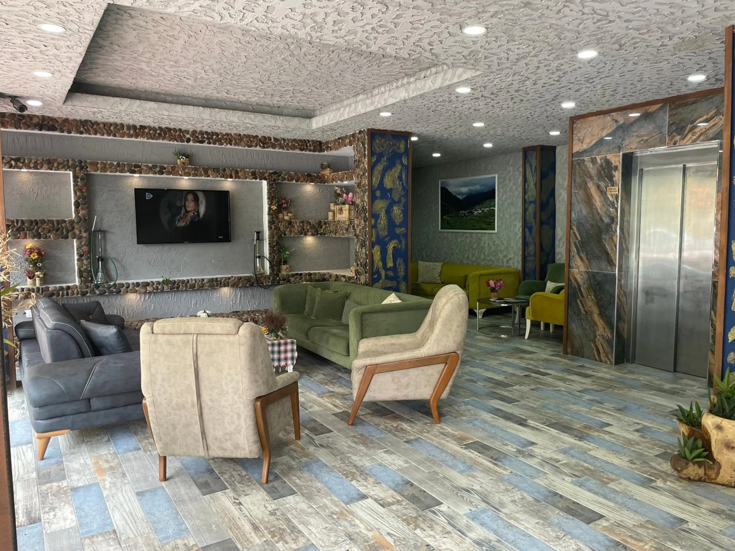 TV and multimedia in PUGARi HOTEL